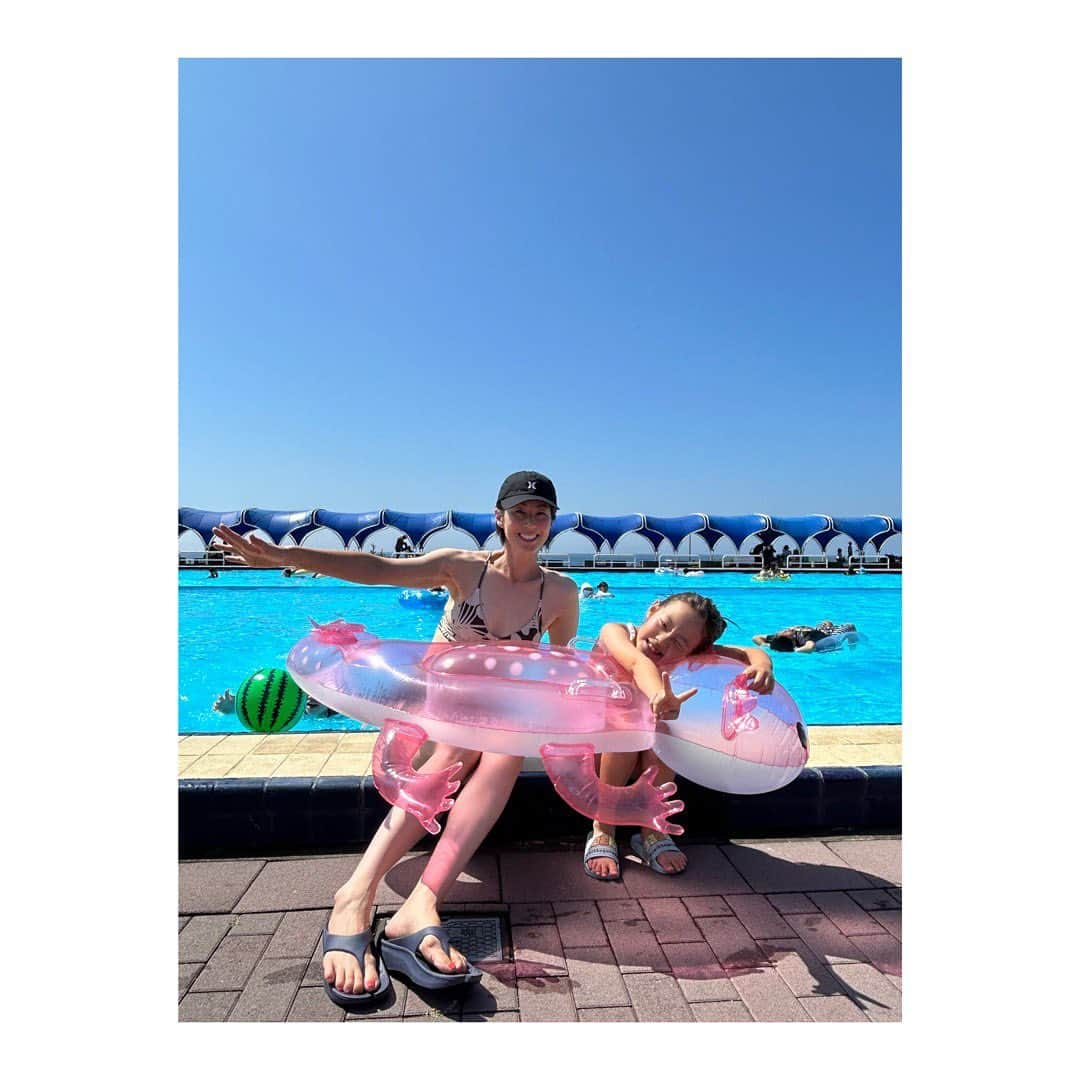 浦田聖子さんのインスタグラム写真 - (浦田聖子Instagram)「． 夏休み突入〜⛱️☀️  #beachlife #familytime  #Hurley #Hurleyjapan」7月24日 12時19分 - satoko_urata