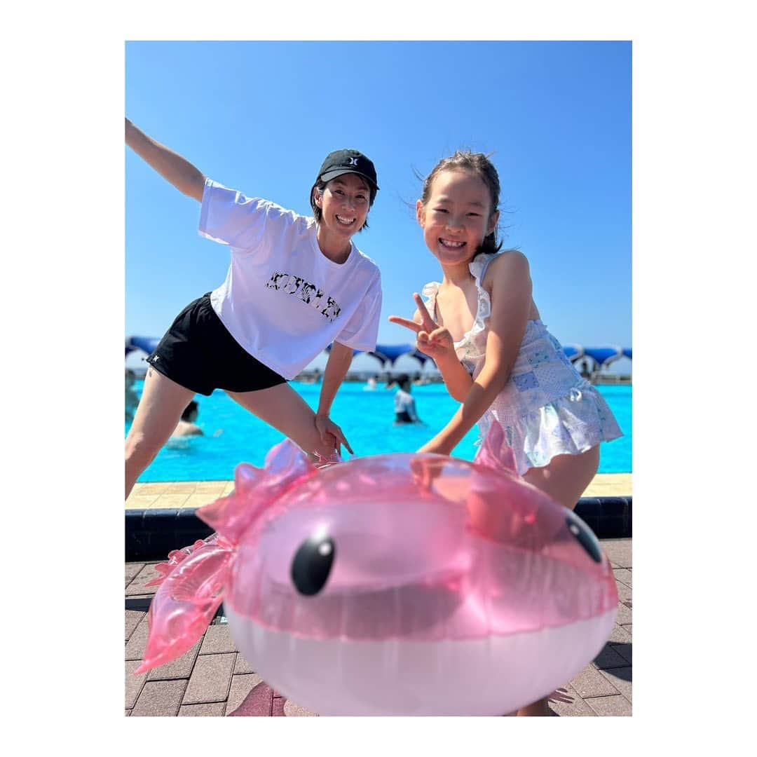 浦田聖子のインスタグラム：「． 夏休み突入〜⛱️☀️  #beachlife #familytime  #Hurley #Hurleyjapan」