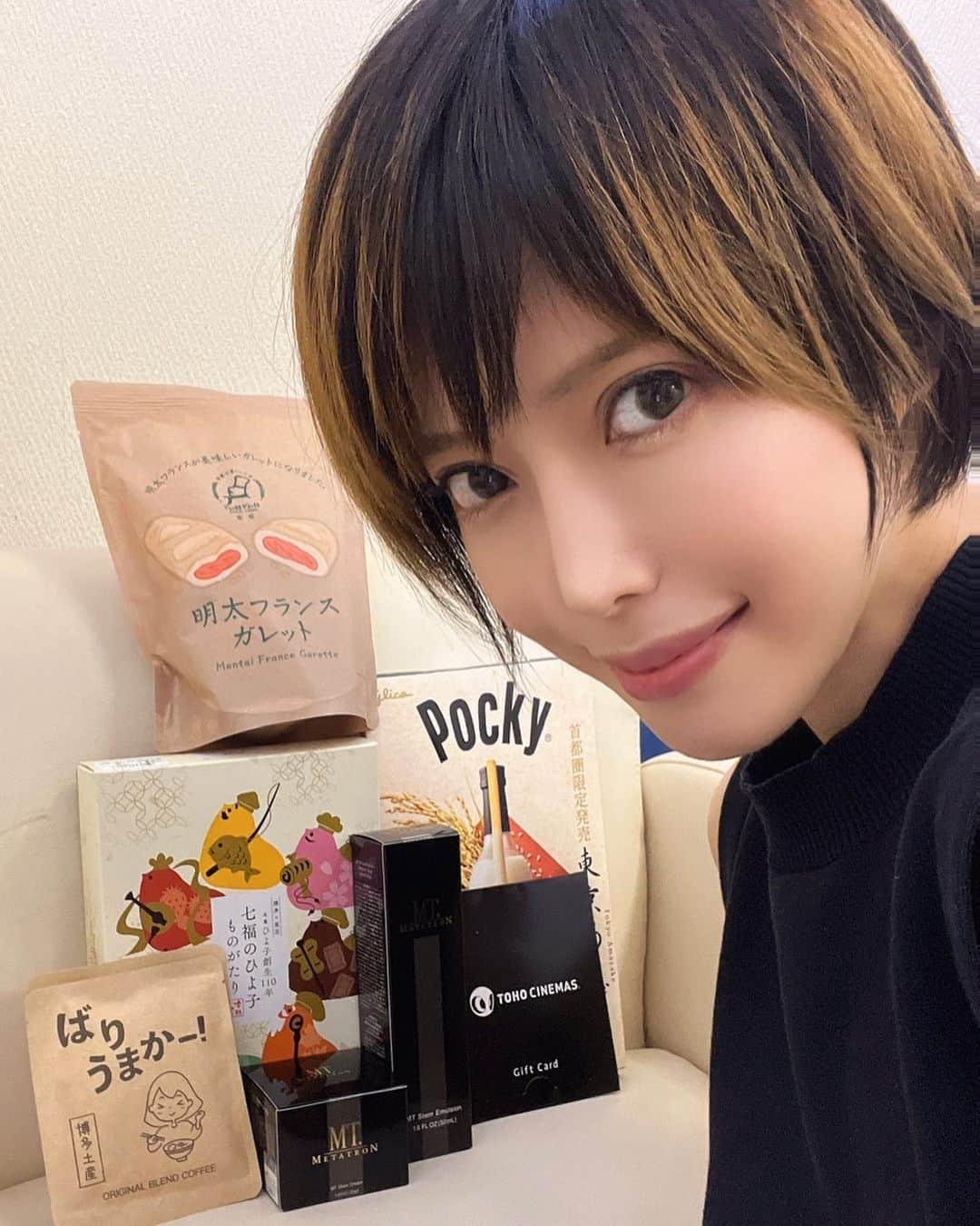 君島みおのインスタグラム：「昨日はエリア66さん撮影会ありがとうございました。 今年の３月から色々とイベントや撮影会等を月一で行わさせていただき、いつも皆さんの応援に元気をいただきました。 差し入れ、お手紙もどうもありがとうございました。 また次はまだ未定ですが、またいつかどこかでお会いできますように。 インスタとツイッターでチェックしてみてください。」