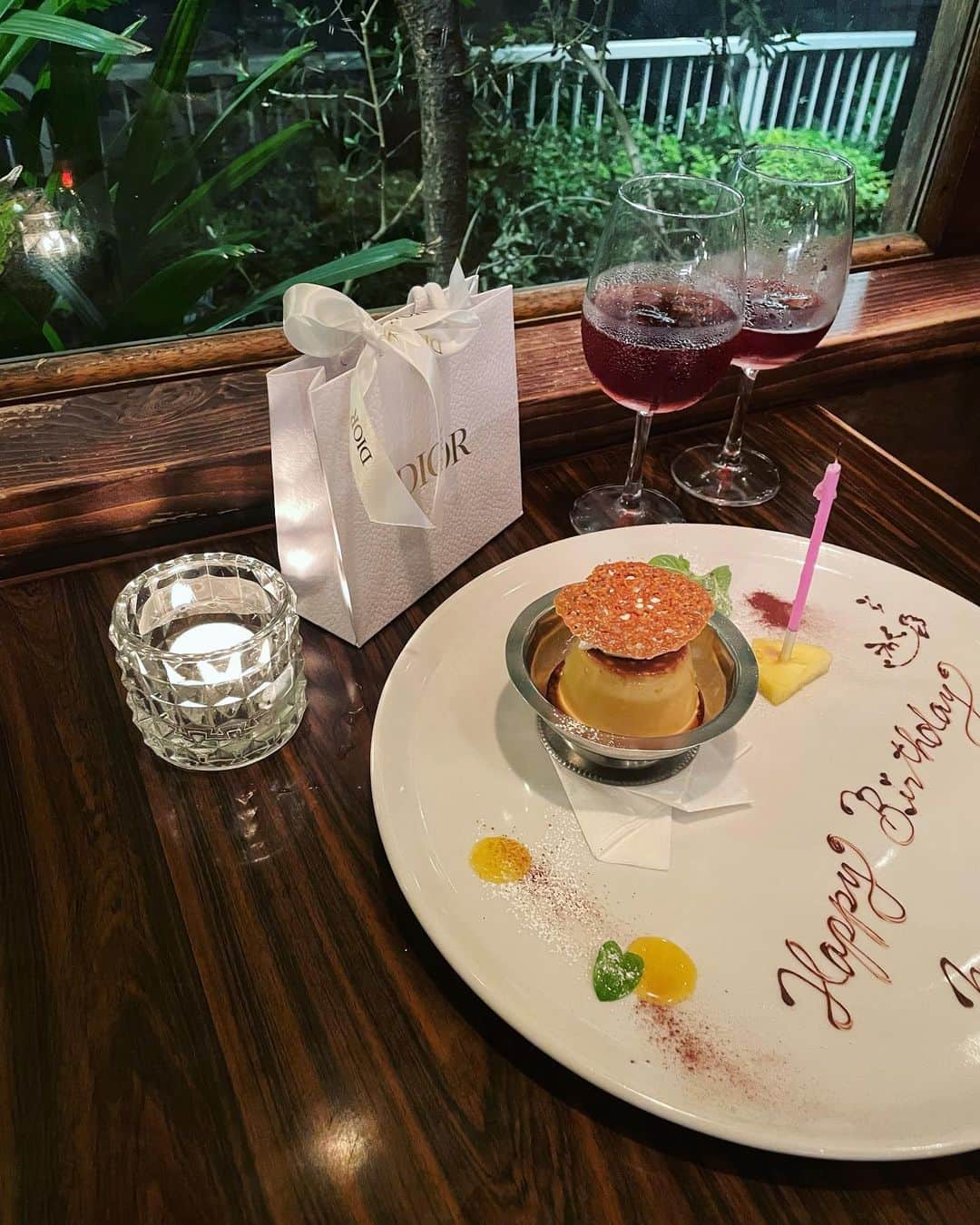 maari watanabe(まありん)のインスタグラム：「🎂 色んな歴史、語り合える大切な時間をありがと☺️✨🍻いつもたくさん笑ってくれてありがとう✨それがなにより嬉しい☺️一生よろしくだよ🫶 @marinboribbon   #中目黒カフェ  #中目黒ディナー」