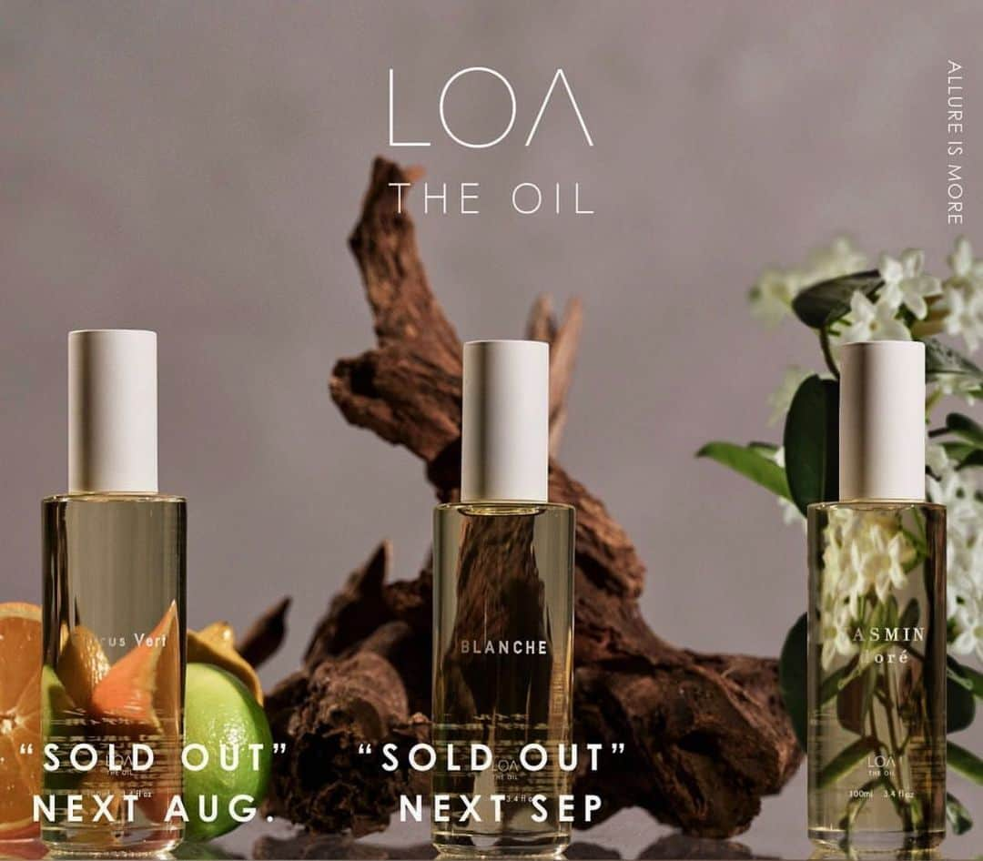 An'Reciel アンリシエルのインスタグラム：「5月に入荷発売開始しておりました【LOA THE OIL】🌿について  発売開始から人気殺到のこちらのnew oil🌼 ただいまCitrus Vert（シトラスベール）とBLANCHE（ブランシュ）がメーカー欠品となりました。  シトラスは8月上旬 ブランシュは9月くらいになるそうです  まだ知らない方、気になる方は当店に来ていただいて手に取って是非お試しください🌷🪻🌱  -----  LOA the oil は、ボディ・ヘアー・ハンド ネイルケア、フレグランスとして使用できる、天然由来のオイルで調合した、香りが持続するPerfume oil ライン。 天然由来にこだわった成分が配合されてます。  オイル特有の時間と共にでてくる酸化臭もなく、ずっと良い香りが持続する優れもの！  そしてヘアだけではなく、ボディ、ネイル、ハンド、ボディケア、ヘアフレグランスにもご使用できます🪴  -----  Perfume oilの高級感のある香り3種  ■JASMIN dores（ジャスミンドレ）  ■Citrus Vert（シトラスベール）  ■BLANCHE（ブランシュ）」