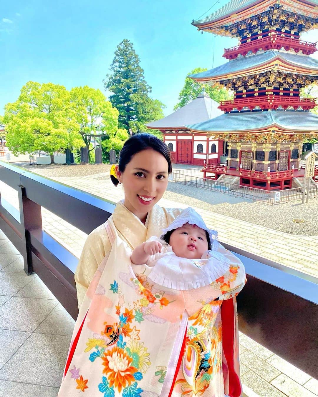 mizukiさんのインスタグラム写真 - (mizukiInstagram)「👼 すぐお手手だしよった🤭笑  #お宮参り #お食い初め #100日祝い  #着物 #赤ちゃん #成田山 #家族  #mama #baby #kimono #family」7月24日 12時54分 - 31chaaa