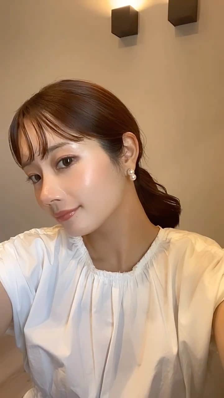 畠中清羅 のインスタグラム：「_  少し前にホテルでシャワーヘッドが切り替えられる物 使って気になってて我が家も新しく新調🚿✨  @noend_beauty  3段階モードがあって用途に合わせて使える♡ お顔洗う時はミストのように気持ちいいモードに変えられて 使い始めて約1ヶ月、肌にツヤが..🥺💕  子供も気持ちいいからもう一回して〜と言って お気に入りのようです🤣  #美容アイテム#シャワーヘッド#美容」