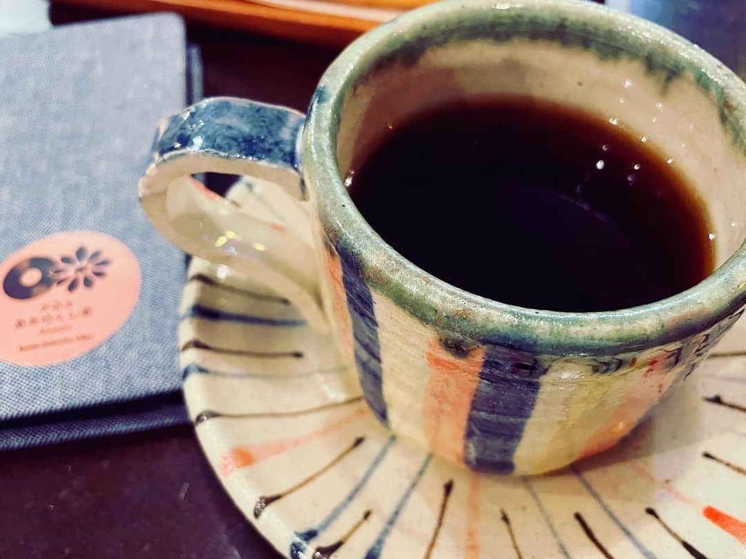 kainatsuさんのインスタグラム写真 - (kainatsuInstagram)「9月9日に開催するバースデー記念ファンクラブイベント「HELLO!40!!」東京《はじまり》編の打ち合わせで、神保町「かふぇ あたらくしあ」へ。  久保田さんとてもお元気そうで嬉しかったな。(私のラジオの恩師で、いまは神保町で喫茶店「かふぇ あたらくしあ」を営まれています☕️ 《はじまり編》の舞台にここよりふさわしい場所はない。)  9月9日は最初から最後まで、「え、そんなに？」ってくらいファミリー感溢れるアットホームな日にしようと思ってるから(笑) 来られる方は楽しみにしててくださいね☺︎  今日も珈琲が美味しかった。 あたらくしあブレンドとブラジルを堪能しました。  あとカレーのジャーマンドッグが美味しすぎて悶えたのだが！あれは危険すぎる食べ物だ！！笑」7月24日 13時05分 - natsugram_life