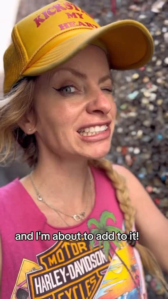 コーディー・レニー・キャメロンさんのインスタグラム動画 - (コーディー・レニー・キャメロンInstagram)「Would you lick ...