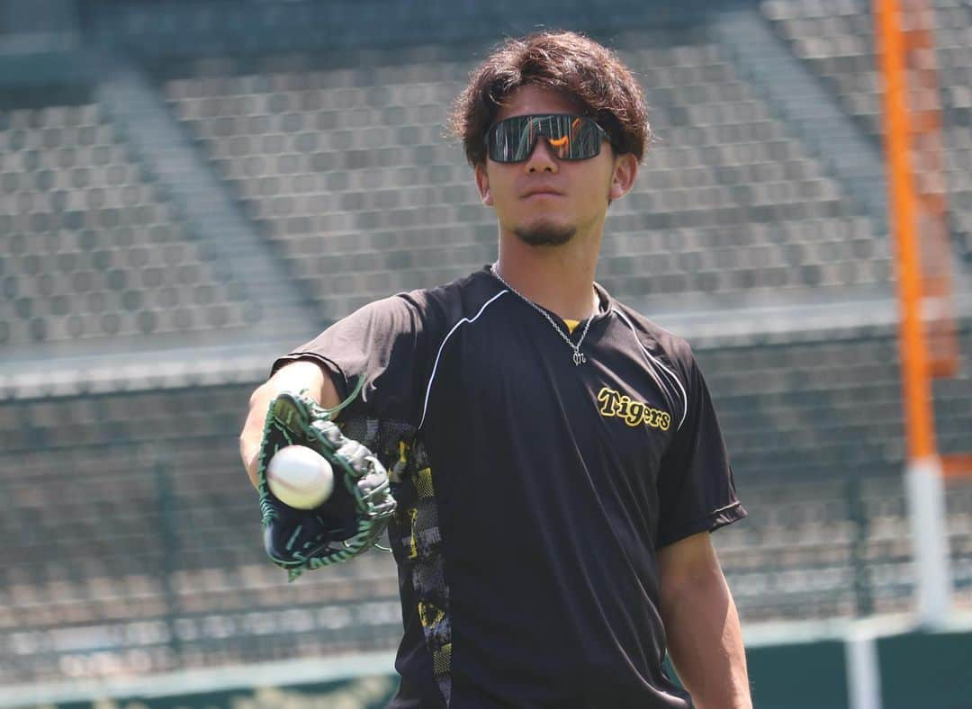 阪神タイガースさんのインスタグラム写真 - (阪神タイガースInstagram)「7月24日、甲子園球場での先発投手練習の様子です！ #西純矢 選手 #大竹耕太郎 選手 #才木浩人 選手 #村上頌樹 選手 #伊藤将司 選手 #久保田智之 コーチ #阪神タイガース #JERAセリーグ #ARE」7月24日 13時40分 - hanshintigers_official