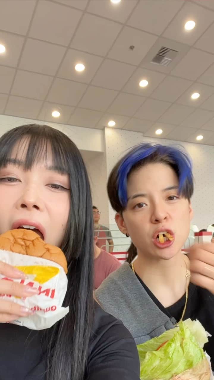 Emily Meiのインスタグラム：「Eat whatever u want 🤌🏻 @amberliu // MANIA releases on 27th AHHHH 🙈 I’m so excited to show u the MV」