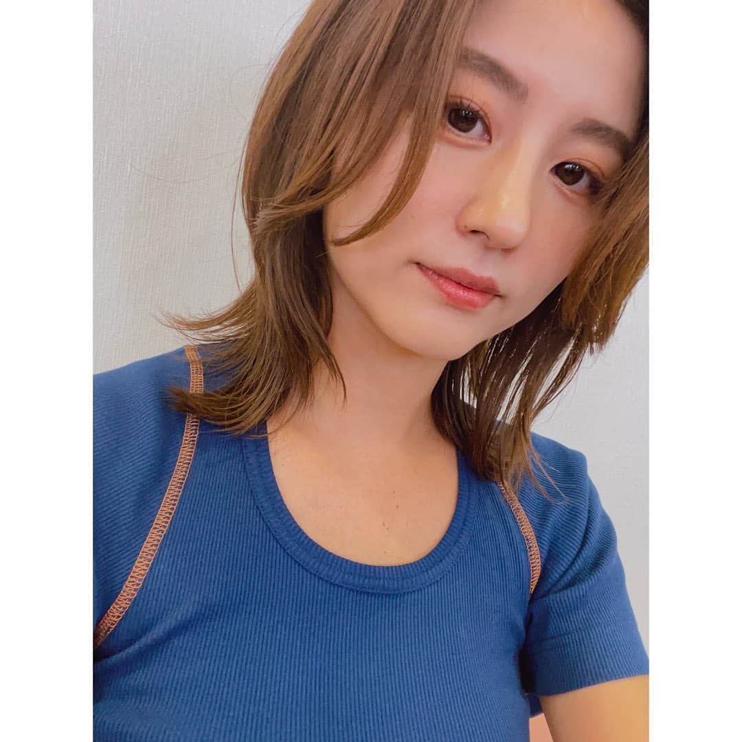 宇賀なつみのインスタグラム：「*  梅雨も明けたし、夏休みも始まったようですね‼︎ 六本木ヒルズは賑わってましたよ〜〜  わきこちゃん @wakikokondo にもらった、 @_overneath_  のTシャツが可愛い♡  ドラちゃんみたいなブルーが、 最近好きなんだよなぁ(^^)  #summerstation  #roppongihills  #サマステ #六本木ヒルズ #ドラえもん  #宇賀なつみ」