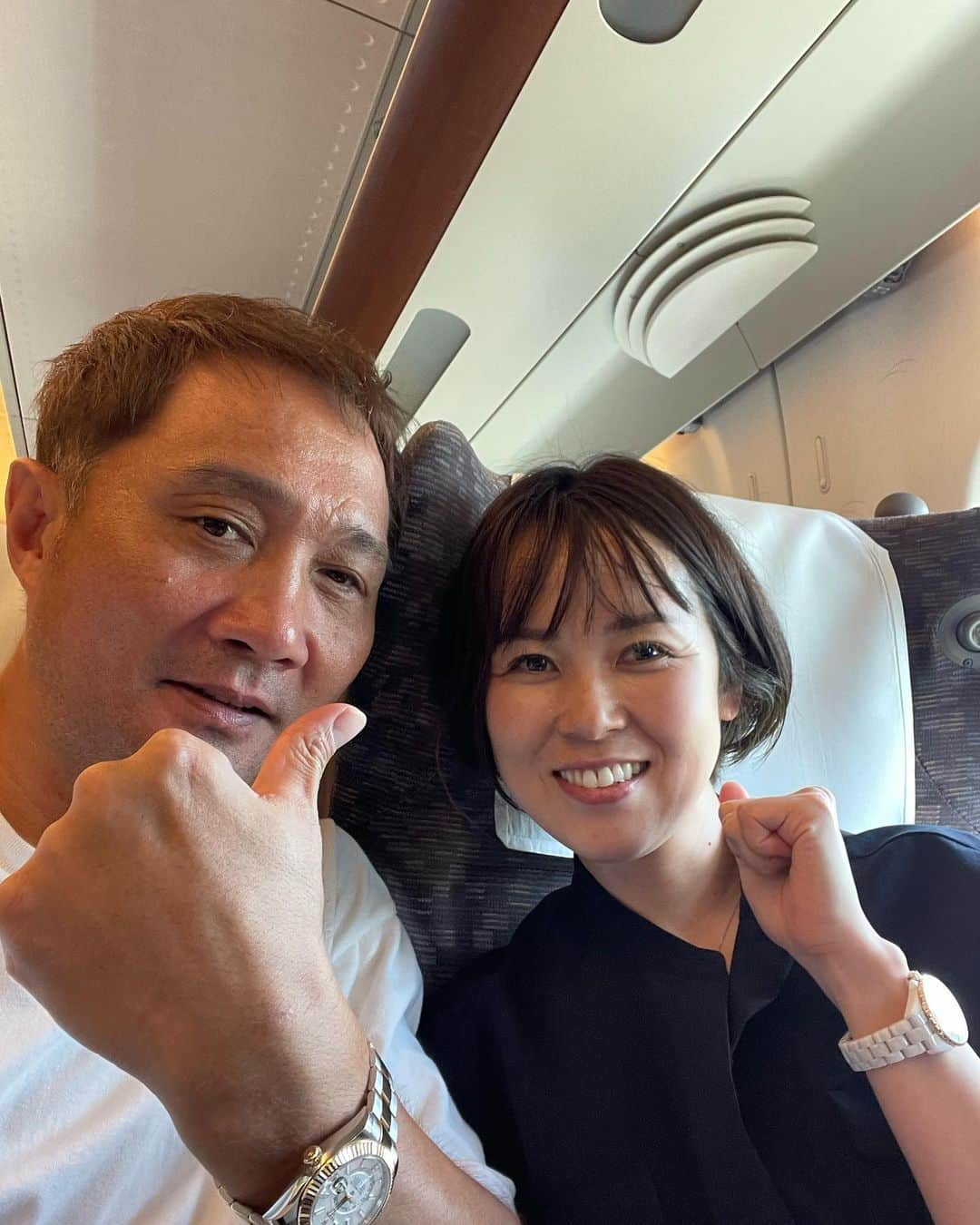 竹原慎二のインスタグラム：「先日新幹線に乗ったら横に なんと美人競艇選手福田智加さんが名古屋まで話し相手になってもらいました👊  ありがとうございました😊  #ボートレース  #福田智加  #竹原慎二  #新幹線」