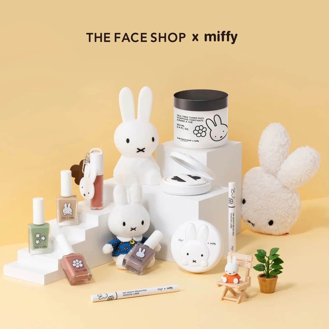 CeCi Thailandのインスタグラム：「ไอเท็มสุดน่ารักครั้งแรกของการคอลแลประหว่าง THE FACE SHOP “กระต่ายน้อยมิฟฟี่” สวยครบจบในเซ็ตเดียว Teatree Toner Pad แผ่นโทนเนอร์ช่วยคุมมัน ปลอยประโลมผิว Ink Lasting Cushion Free SPF 50 + PA +++ คุชชันลุคแมตต์ ปกปิดเรียบเนียน Fmgt Ink Graffi Brush Pen Shadow Liner 01 Ash black อายไลเนอร์สีดำสูตร Vegan Fmgt Lip Glaze Glaze ลิปทิ้นท์เนื้อบางเบา สีชัด ติดทน Fmgt Easy Gel Nail สีทาเล็บให้ลุคเหมือนทาเล็บเจล โทนสีพาสเทล  📲และสั่งซื้อออนไลน์ได้ที่ www.thefaceshopthailand.com หรือ Line ID: @thefaceshop.th Lazada และ Shopee」