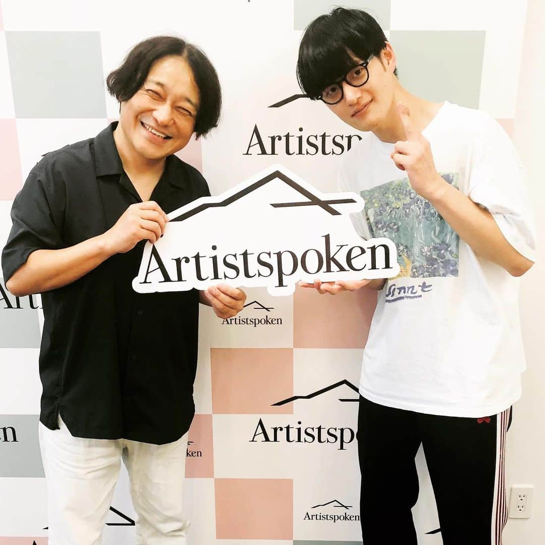 永野のインスタグラム：「今週はゲストに #九条ジョー が登場！！  番組へのメッセージをお待ちしてます！  明日夜22時半〜『永野の目には見えない美術館』   お聴きになるには専用アプリをダウンロードよろしくお願いします➡️ https://artistspoken.com/lp/  毎週火曜更新！ 永野が15分1人語り！ アーカイブも聴けます   #artistspoken #永野」