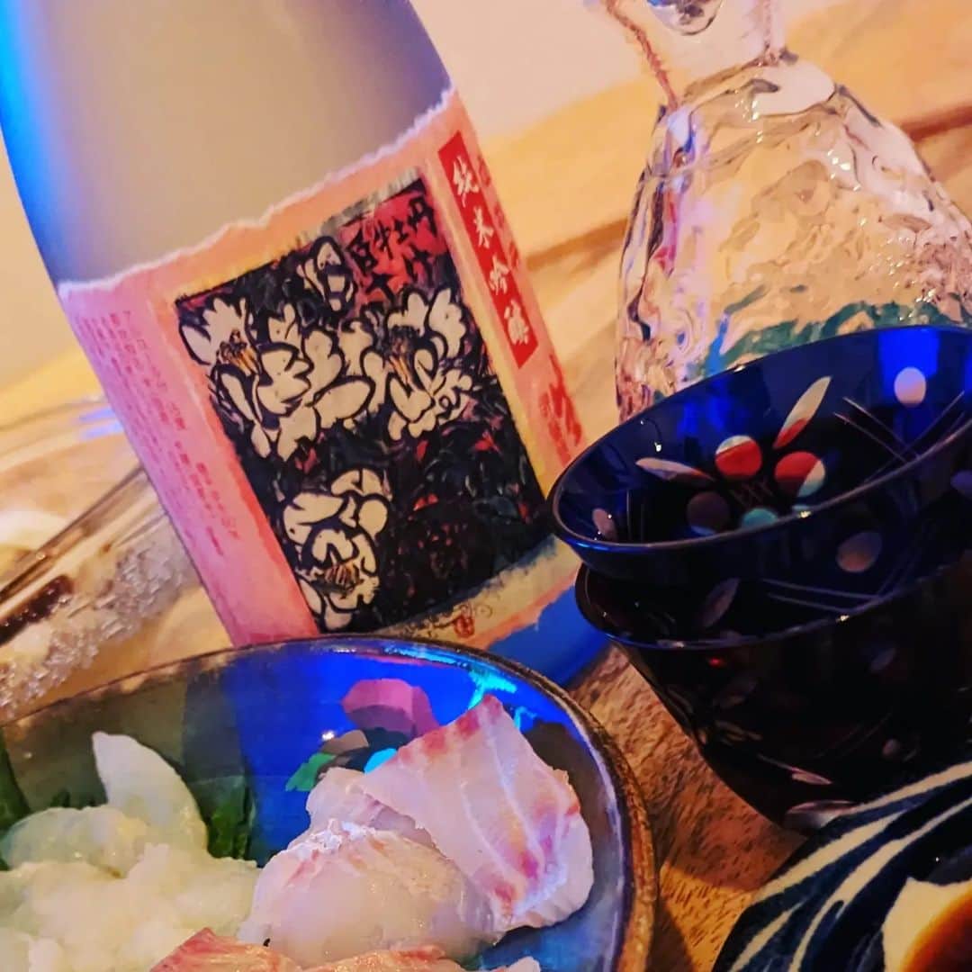 武田航平さんのインスタグラム写真 - (武田航平Instagram)「白牡丹〜純米吟醸〜 広島県 白牡丹酒造 甘くてすっきり美味しかった〜。 夕飯にあうお酒でした！  兄夫婦にもらったお酒…また飲みたくなりました。 ありがとう！ @sake_hakubotan」7月24日 15時52分 - kouhei_takeda.official