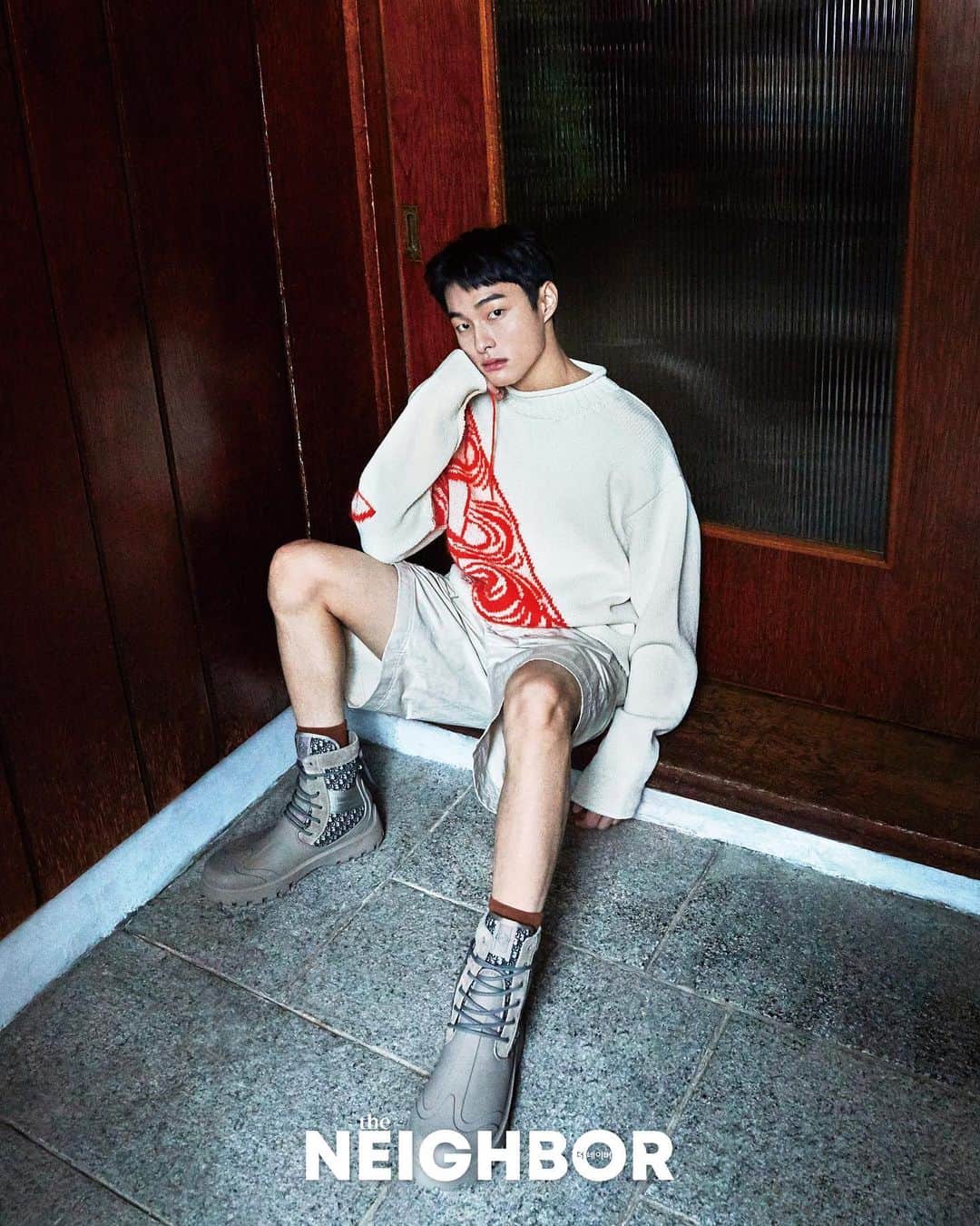 ユン・チャンヨンのインスタグラム：「@neighbor.magazine  August 🤍  @hansoolim @eyou_hinmuri @eyou_seulki @nnheekim @ghthdudgml @snowballentertainment」
