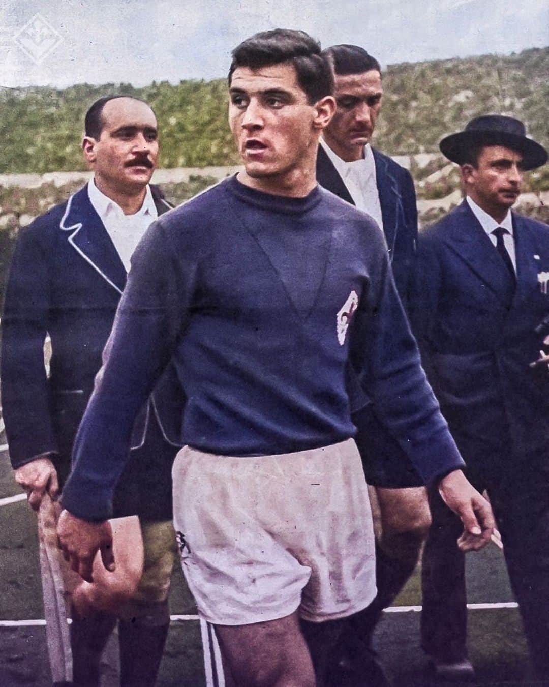 ACFフィオレンティーナさんのインスタグラム写真 - (ACFフィオレンティーナInstagram)「Nasceva oggi Giuseppe Virgili, leggenda Viola, centravanti della Fiorentina Campione d'Italia nel 1955-56 ⚜️ Legendary striker Giuseppe Virgili was born #onthisday in 1935. He was the centre forward of the Fiorentina side that won Serie A in 1956 ⚜️  #ForzaViola #Fiorentina #ACFFiorentina」7月24日 16時33分 - acffiorentina