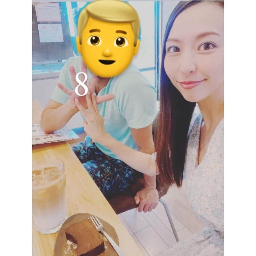 空さやかさんのインスタグラム写真 - (空さやかInstagram)「💎 8回目の結婚記念日💍  今年も母が子ども達を預かってくれて 👩‍🦰👱‍♂️2人の時間を作れました。 まだ👶🏻が小さいので短時間プランに。  ママ、ありがとう🥲🙏  姓が変わって8年。 いろんなことがあったけど、やっぱりあっという間すぎるなぁ🥲  腹を割って本気で伝えた事は必ず受け取って私の意向に合わせてくれるところが好き。  外から学んできた新しい情報を持ち帰って話しただけで、馬鹿にしたりせずまっすぐ受け取って、考えを合わせてくれる人は、まずそうそういないと思う。  私の考えを、私の感覚を、私自身を信じてくれていることが嬉しい。  そうやって歩んできた丸8年。  山もあり谷もあり谷底もある。それでも私の支えになっているのは、3人の子供たち。  5人家族が夢だったから、それが叶っているだけで贅沢なことやなぁと原点に戻れる。  自分で選択して自分で決断した人生だから、自分を信じて歩くしかないんよ。  自分以上に大切な存在を作ってくれてありがとう。  どの角度から切り込むかによるけど、私はやっぱり幸せなんだと思います。  ありがとうありがとう。ありがとう。 9年目もどうぞよろしくお願いします。  #happyanniversary  #8th #8周年 #結婚記念日 #記念日デート #夫婦でお出かけ  #夫婦時間 #weddingday  #5人家族 #lovefamily #記念日は祝うタイプ #いつもありがとう」7月24日 16時59分 - sky_sayaka