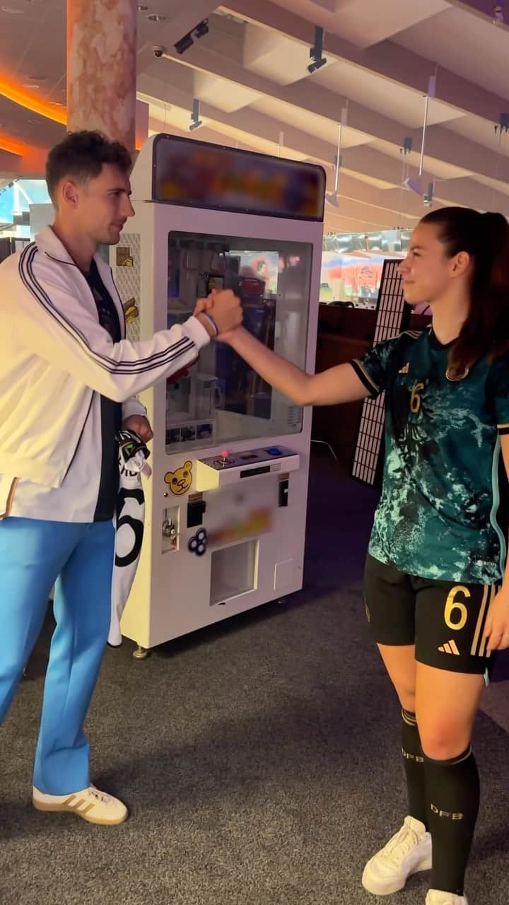 レオン・ゴレツカのインスタグラム：「Eyes on the prize @leon_goretzka 👏 #adidasfootball #fifawwc」