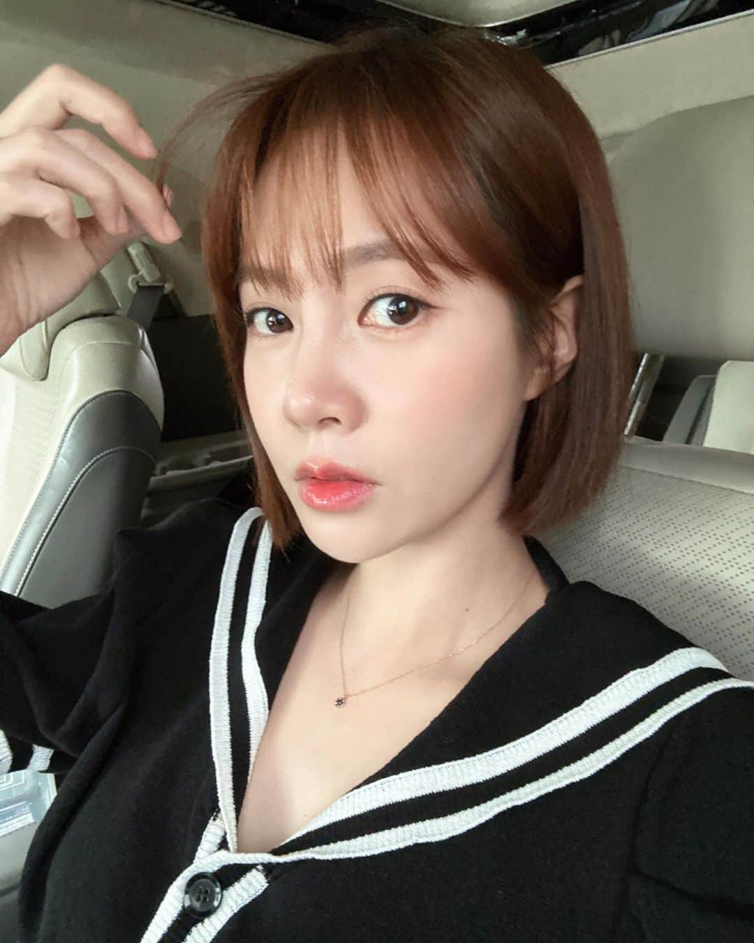 チェ・ユニョンのインスタグラム：「안뇽 나 어디가게🙋🏻‍♀️」