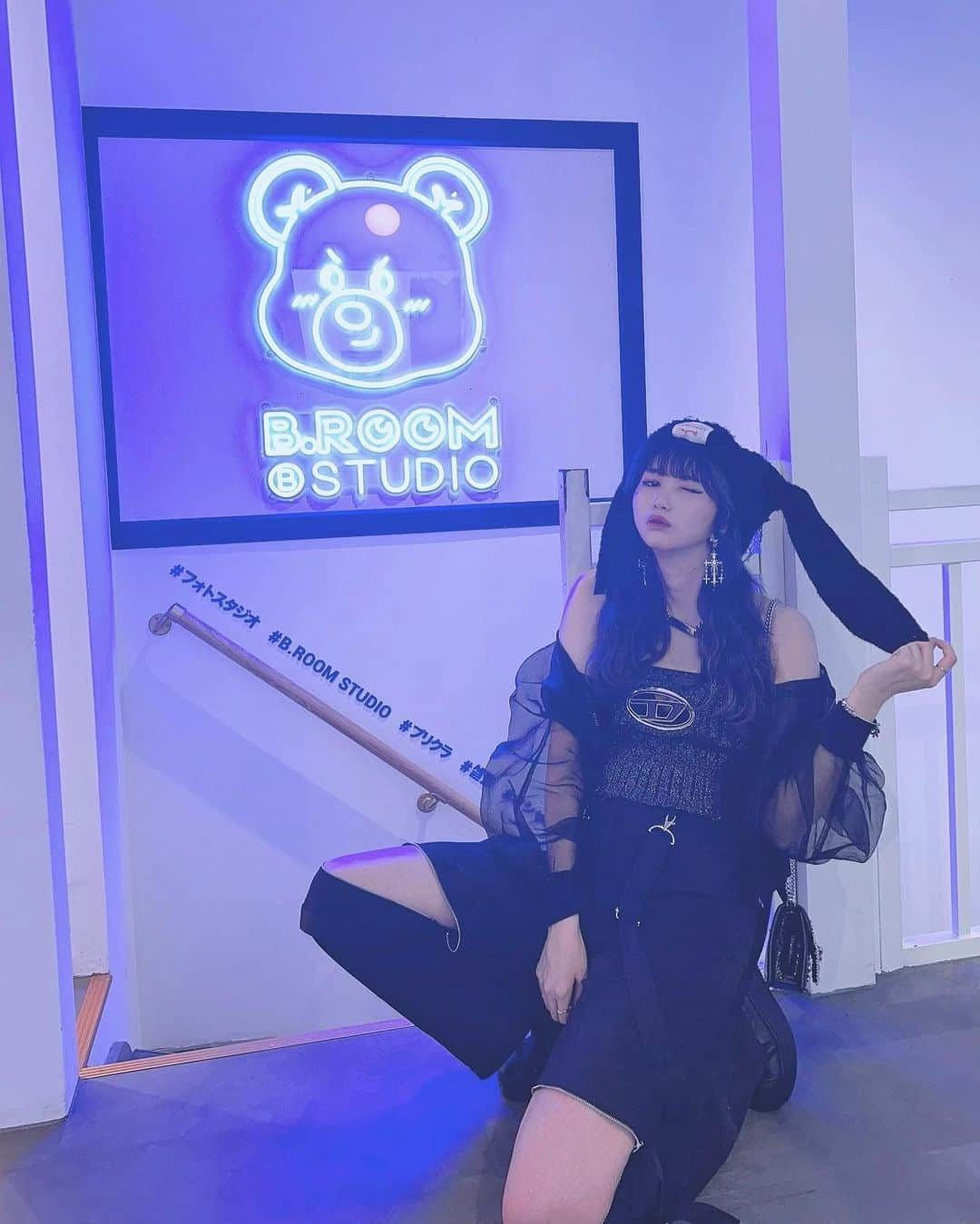 アリスムカイデさんのインスタグラム写真 - (アリスムカイデInstagram)「@broomstudio_tokyo 🐻‍❄️💙  行ってみたかったフォトスタジオに 被ってみたかった帽子があったので  #新大久保 #韓国プリクラ #フォトスタジオ #broomstudio_tokyo  #ディーゼル #ダイハツ #ダイハツコーデ」7月24日 17時19分 - arismukaide