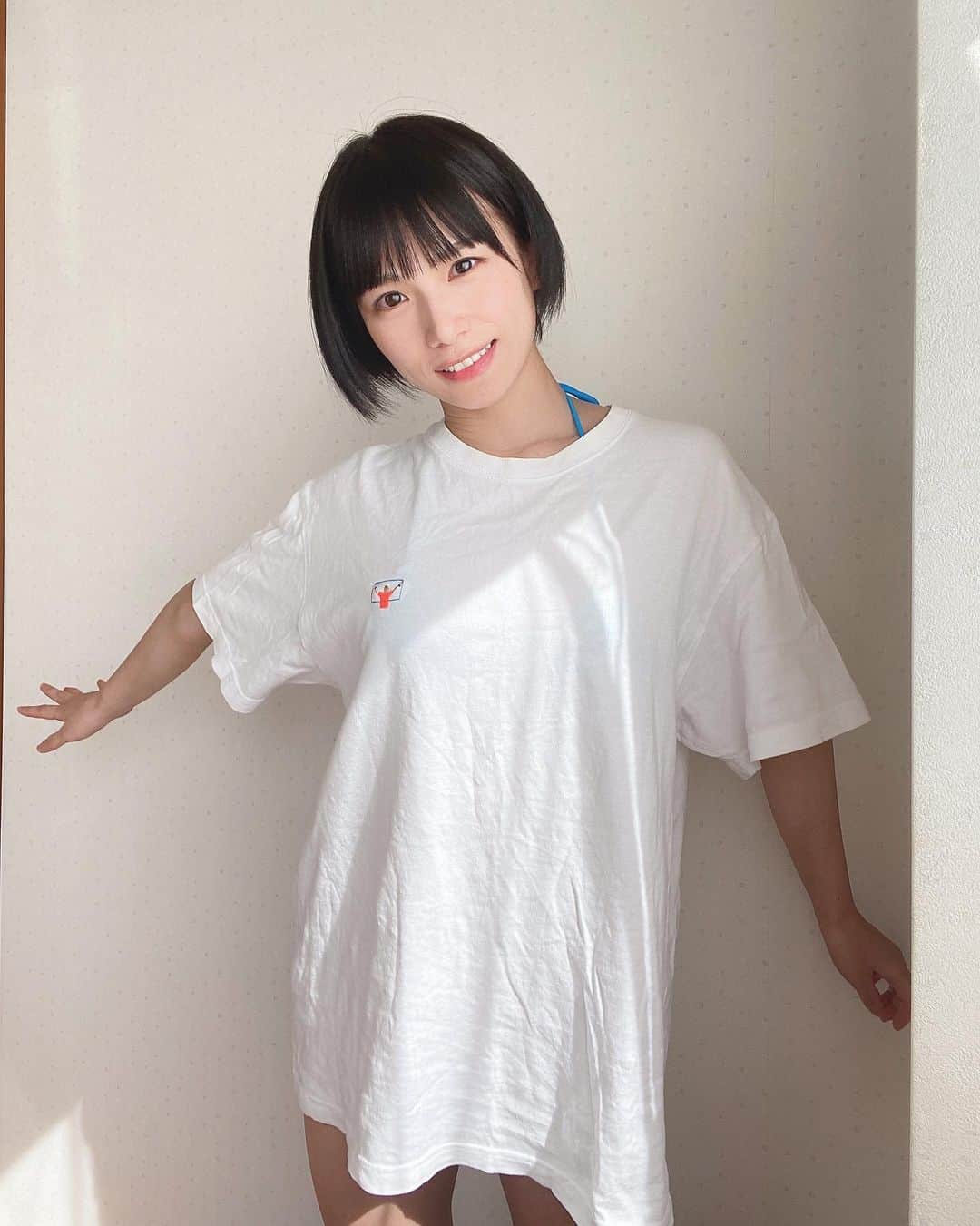 村上りいなさんのインスタグラム写真 - (村上りいなInstagram)「大きめTシャツ着たよ。  #instagood #followme #photooftheday #ショートヘア  #bikini」7月24日 17時23分 - riina_murakami