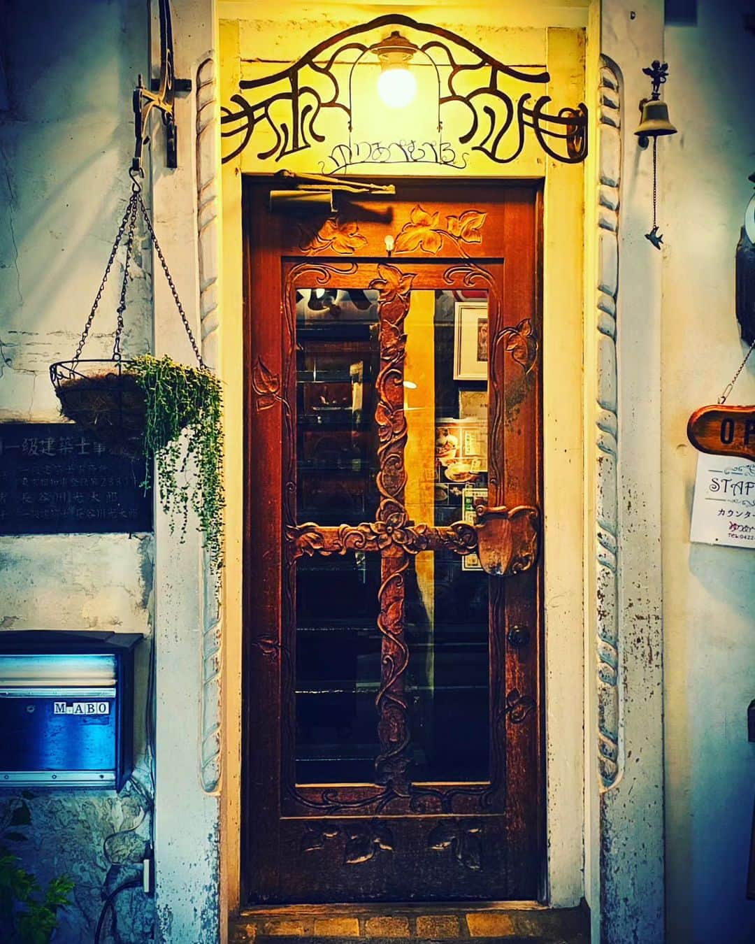 Shihoさんのインスタグラム写真 - (ShihoInstagram)「雰囲気のいい佇まい。  #ゆりあむぺる #antique #cafe #アンティーク #カフェ #singerslife」7月24日 18時05分 - fried_pride_shiho
