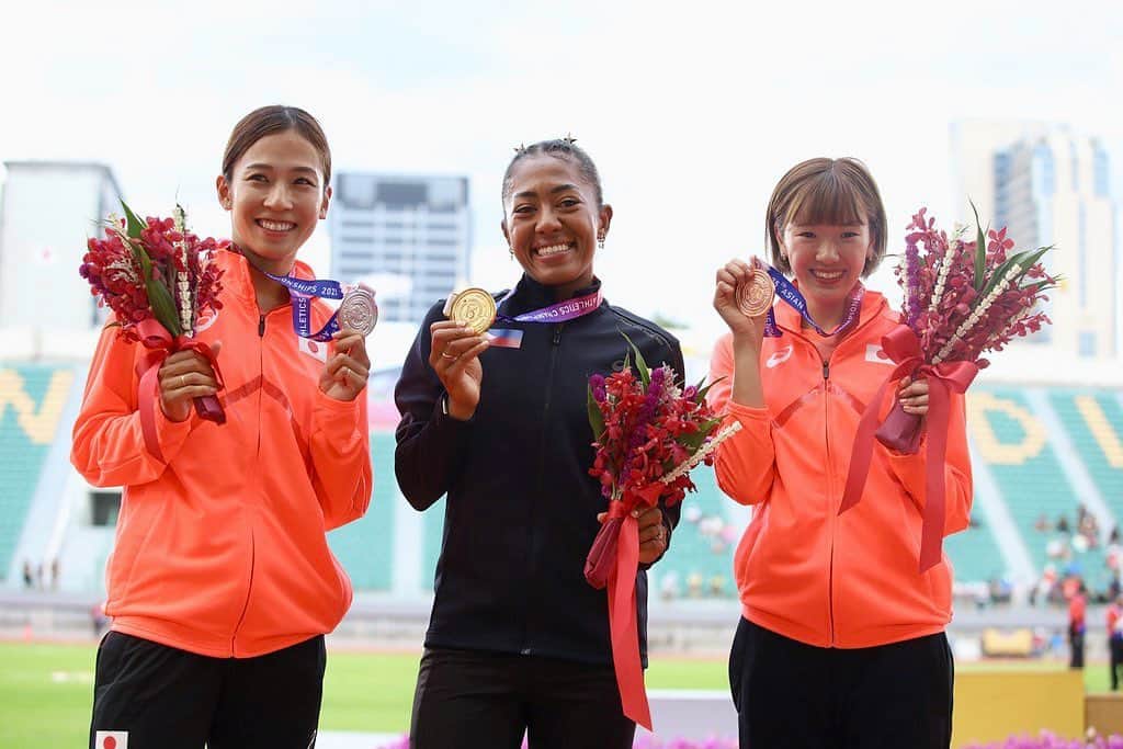 宇都宮絵莉のインスタグラム：「Medal ceremony💐 🏟Asian athletics championships」