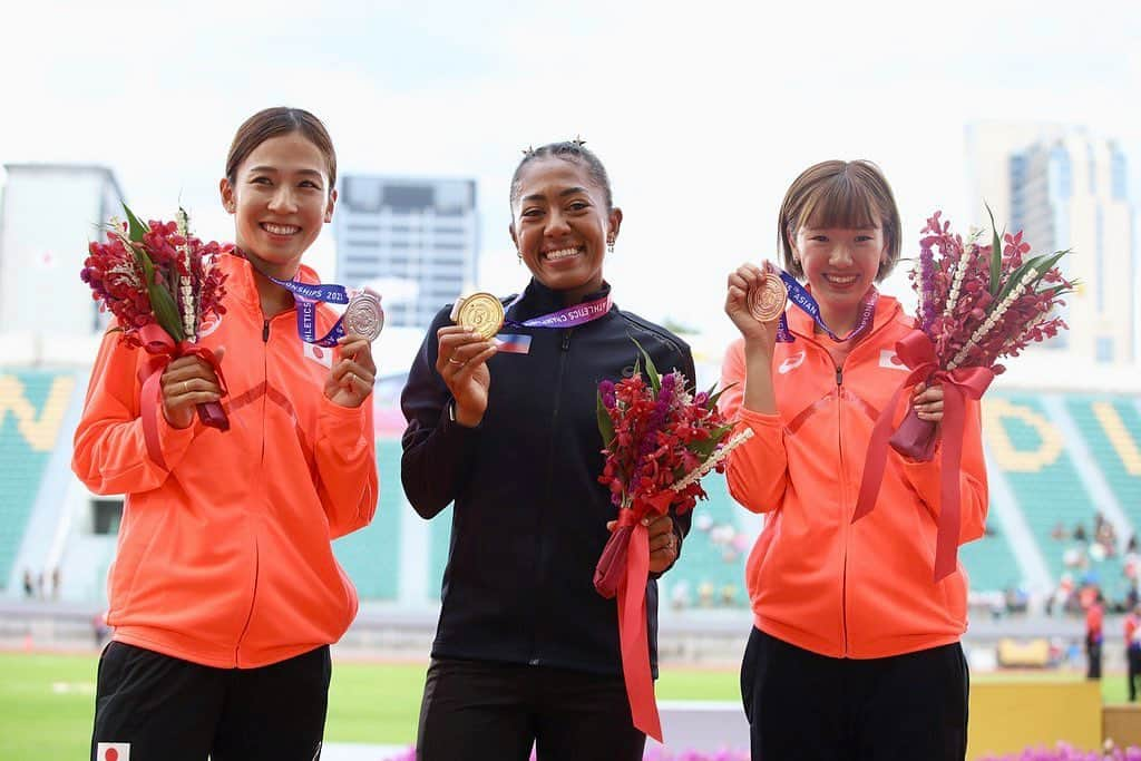 宇都宮絵莉さんのインスタグラム写真 - (宇都宮絵莉Instagram)「Medal ceremony💐 🏟Asian athletics championships」7月24日 18時06分 - eri_utsunomiya