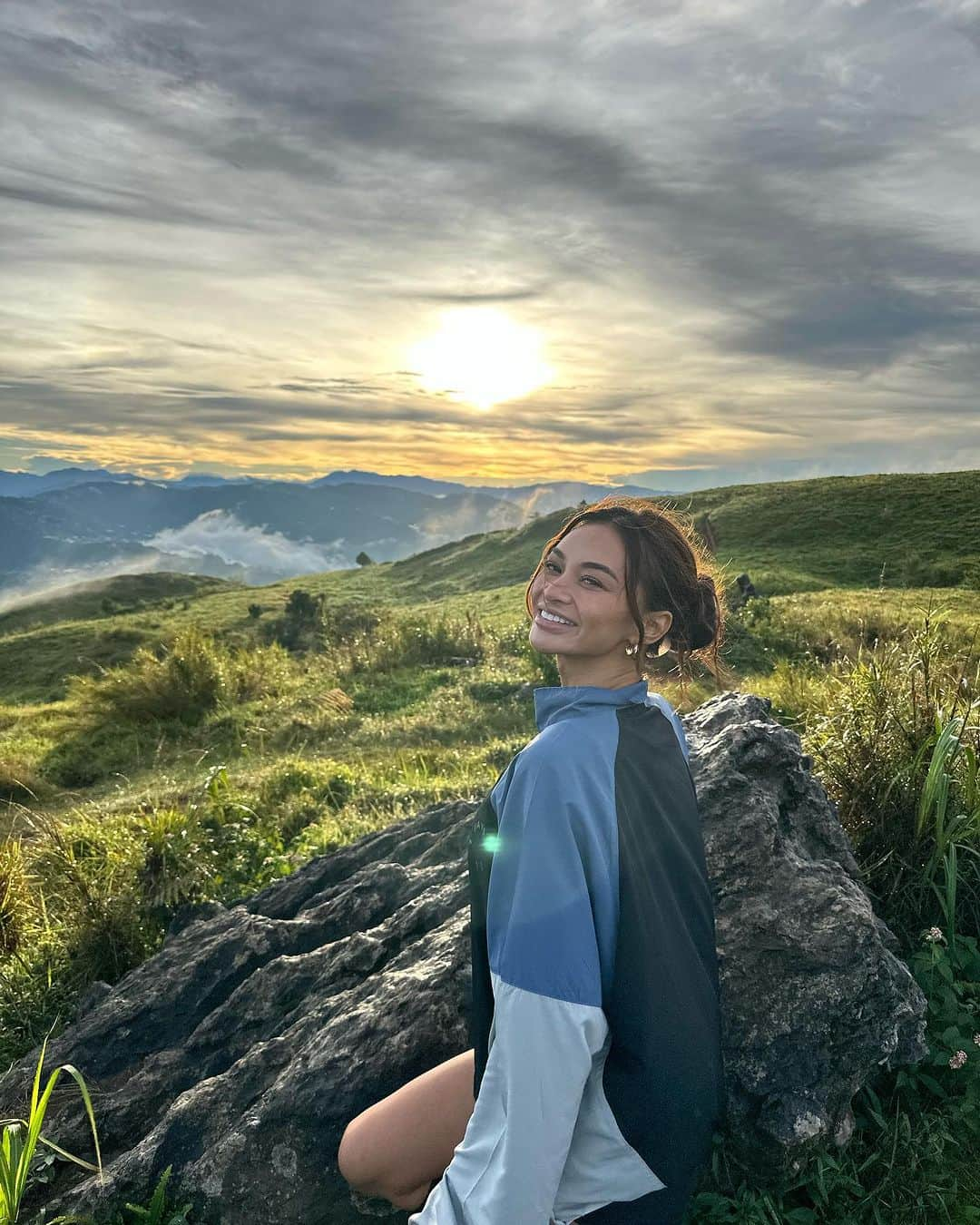 カイリー・バーゾサさんのインスタグラム写真 - (カイリー・バーゾサInstagram)「Back in my hometown and went for a hike 🏔️」7月24日 19時00分 - kylieverzosa