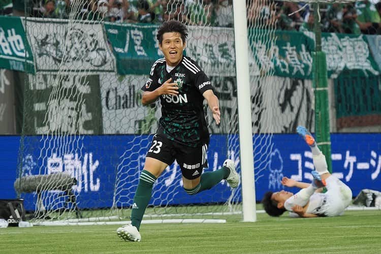 滝裕太さんのインスタグラム写真 - (滝裕太Instagram)「勝利！ 3ゴール目⚽️⚽️⚽️  次節も勝てるよういい準備します！応援よろしくお願いします🙇🏻‍♂️   #松本山雅#滝裕太」7月24日 18時27分 - yuta__0829