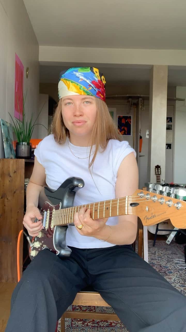 Fender Guitarのインスタグラム：「@valentinemorell is bringing us some silky smooth jams on her Player Strat. 😌 Head to the link in bio to get one of your own.」