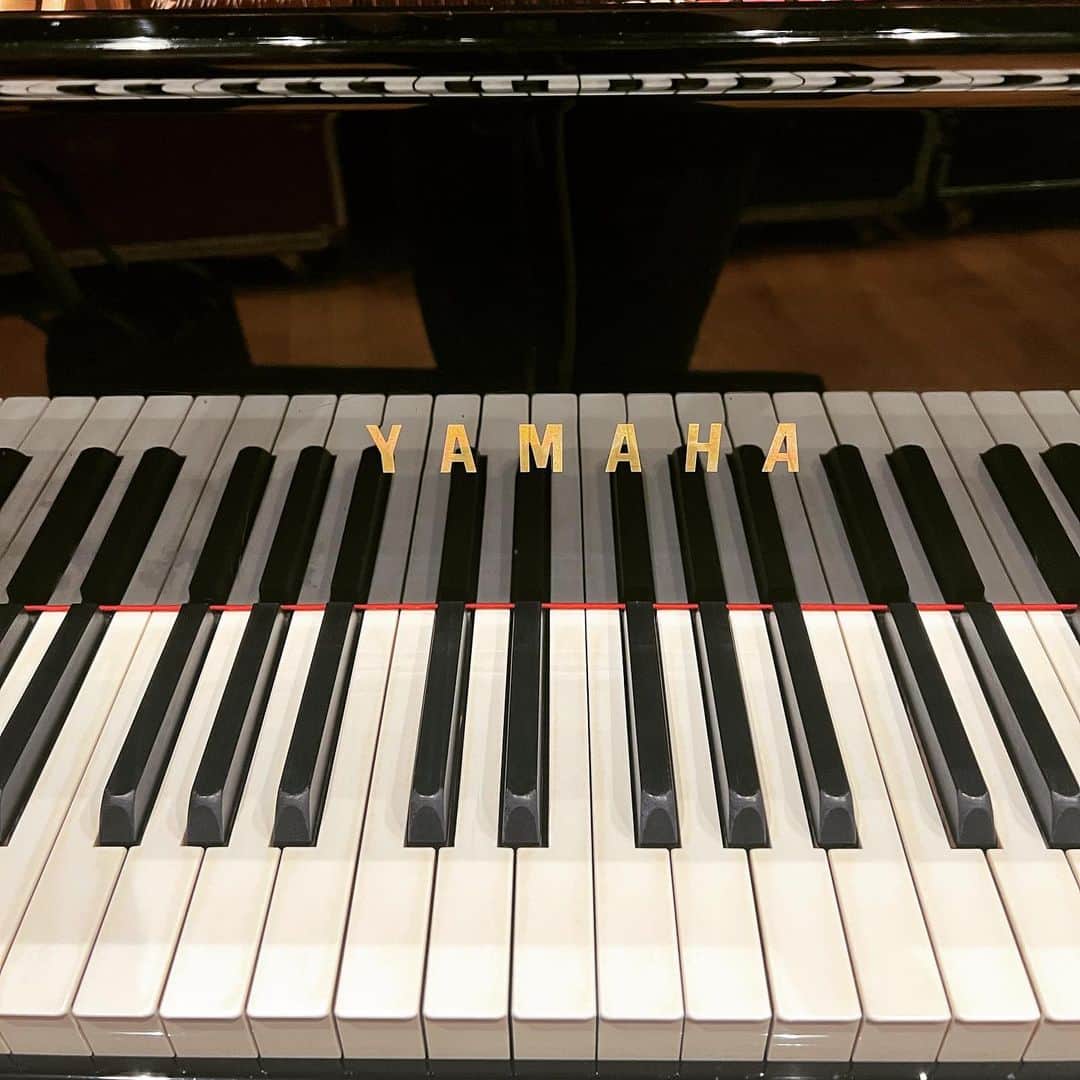 上杉洋史さんのインスタグラム写真 - (上杉洋史Instagram)「リハーサルでした。 We had a rehearsal today. Four days to go. 5830337 C5 #piano #yamaha #venue #y #instapiano #pianophotography #rehearsal #rehearsalstudio」7月25日 4時26分 - uesugihiroshi