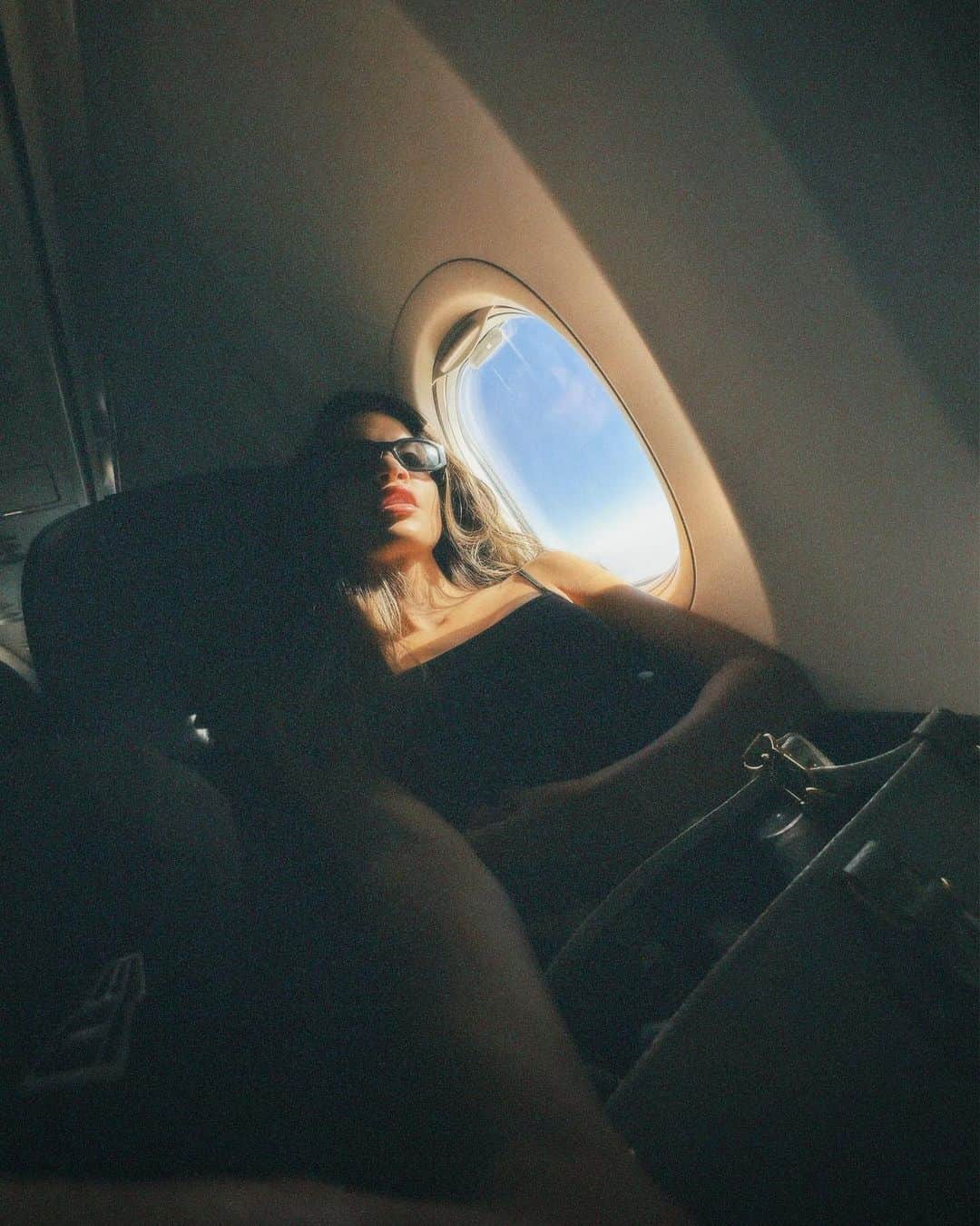 Alessandra Sironiさんのインスタグラム写真 - (Alessandra SironiInstagram)「barbieferrari.mp3 on the make, but on the plane 🦋🩷✈️👽🦄🫧🔮💎✨💜」7月25日 5時07分 - sironinena