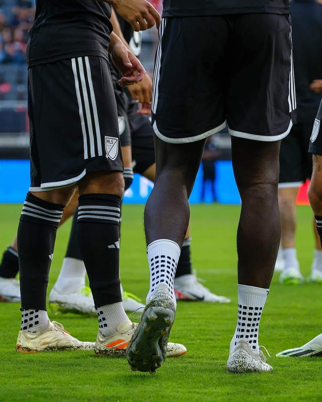 Audiさんのインスタグラム写真 - (AudiInstagram)「We joined a record 20,621 fans and the MLS All-Stars at @AudiField last week for a night to remember.  #AudiRSetronGT #AudiQ8etron #Soccer #MLS #MLSAllStar #Football」7月25日 5時16分 - audi