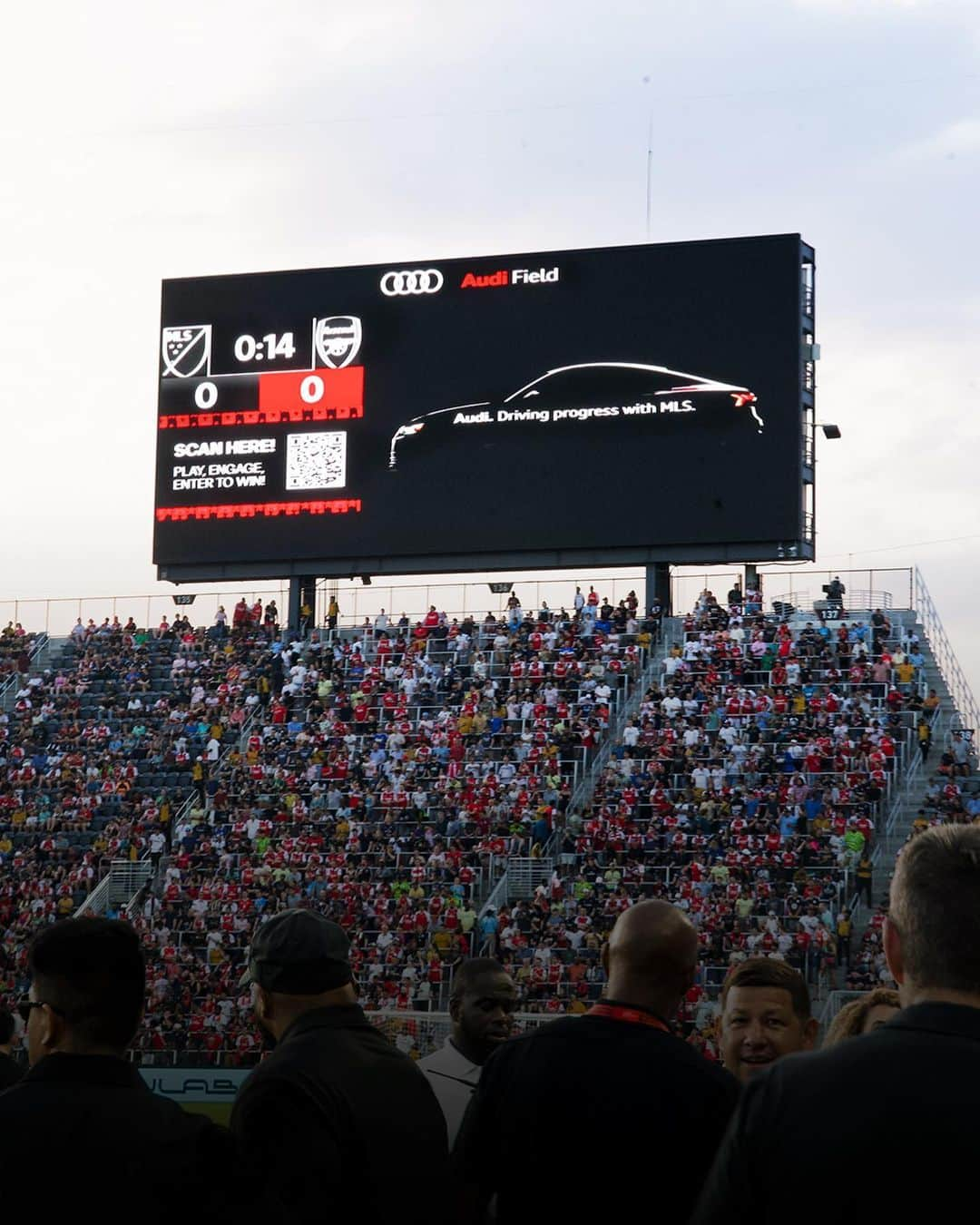 Audiさんのインスタグラム写真 - (AudiInstagram)「We joined a record 20,621 fans and the MLS All-Stars at @AudiField last week for a night to remember.  #AudiRSetronGT #AudiQ8etron #Soccer #MLS #MLSAllStar #Football」7月25日 5時16分 - audi