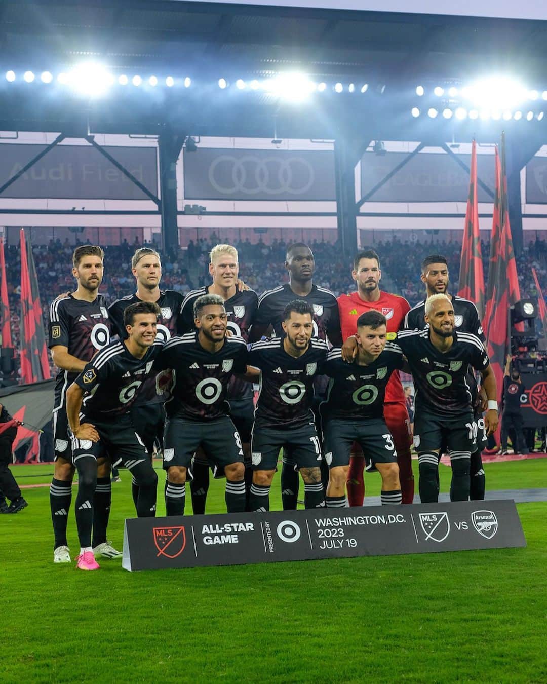 Audiのインスタグラム：「We joined a record 20,621 fans and the MLS All-Stars at @AudiField last week for a night to remember.  #AudiRSetronGT #AudiQ8etron #Soccer #MLS #MLSAllStar #Football」