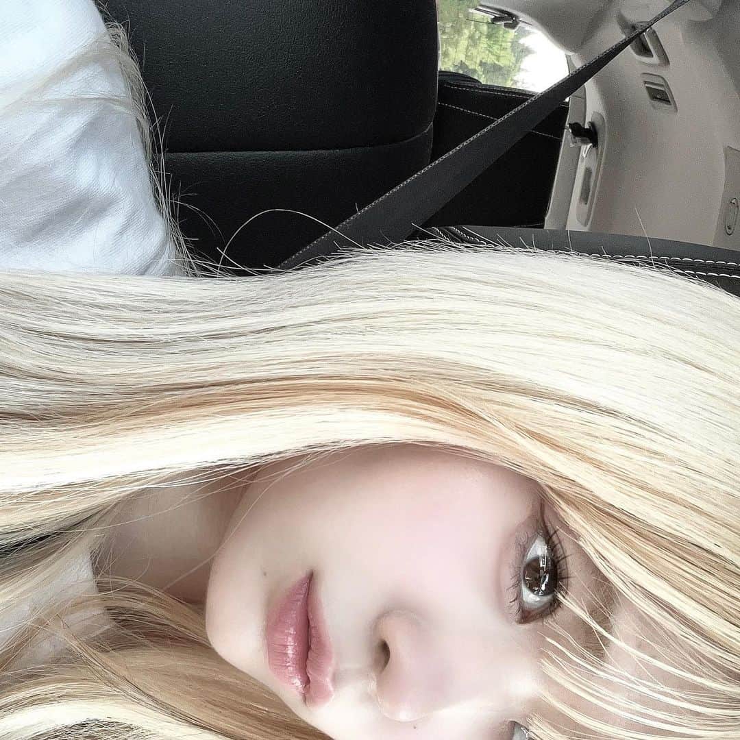 謝花南のインスタグラム：「🎀💗」