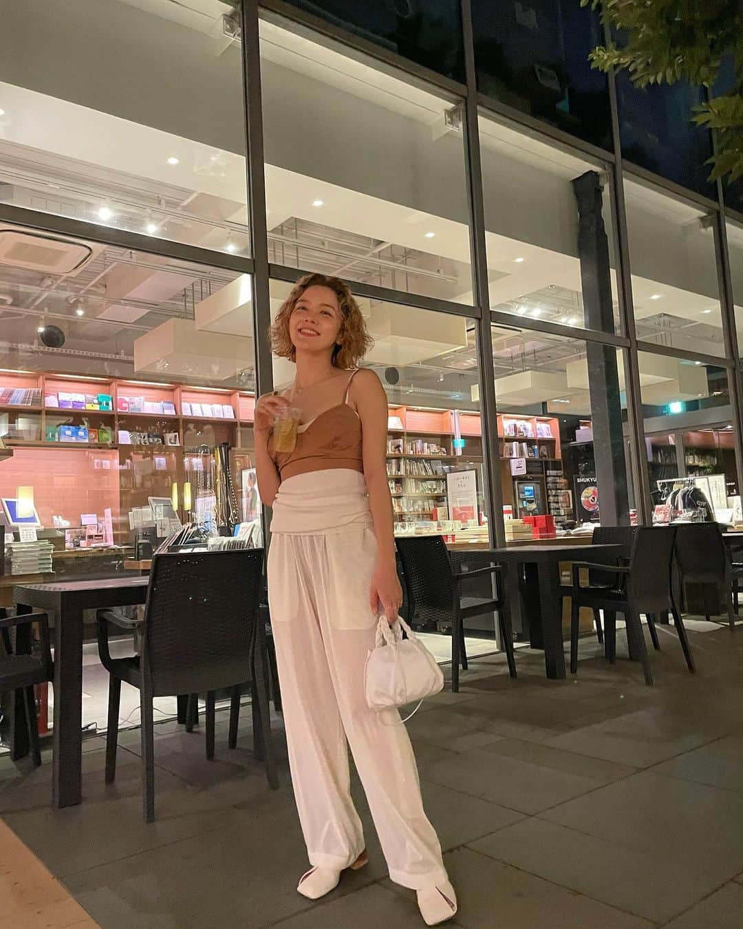 ステファニーのインスタグラム：「🕊🌙 いつかの私服です。 お気に入りたち。 #love #fashion #outfit #alm #低身長コーデ」
