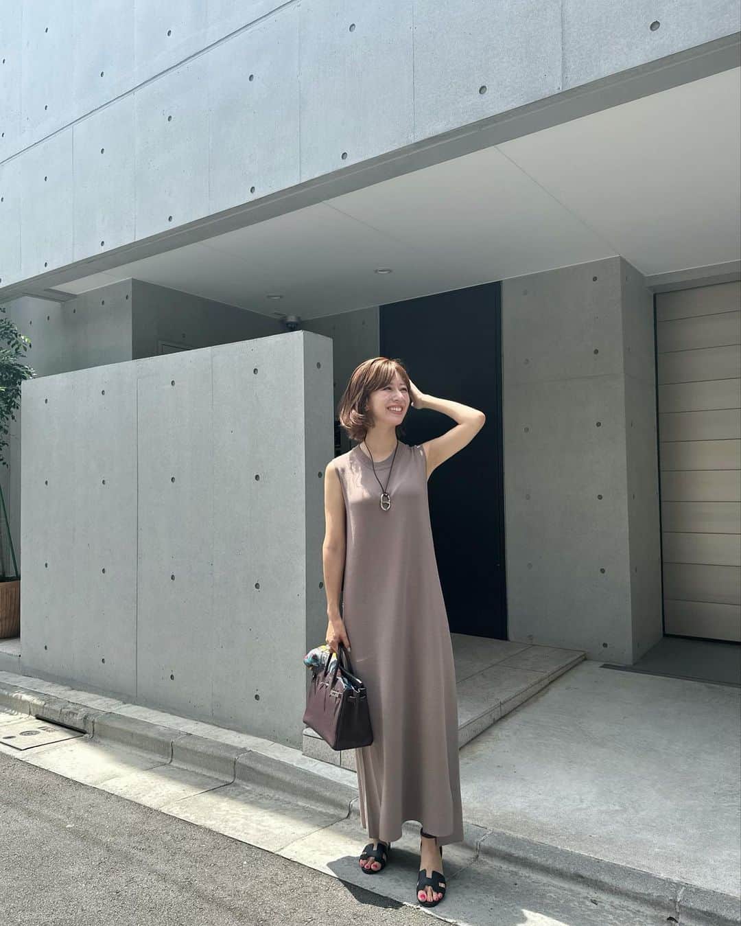 水野佐彩のインスタグラム：「・ @styledeli_official  先日のpopupでgetしたお洋服たち🤍🤎 着やすくて可愛くて重宝しています☺️  また今日から暑くなったから サラッと着やすいお洋服に限るね🥺🌻  そして始まった月曜日。 今週も気合い入れていくぞー❣️  #おちびコーデ #おちびの輪 #低身長コーデ #Sサイズコーデ #ママコーデ #ママライフ #2020年ベビー #女の子ママ #女の子ベビー #ブルベ夏 #ブルベ #ブルベサマー #ブライトサマー #ブライトスプリング #ソフトクラシック #ウェーブ #骨格診断ウェーブ​」