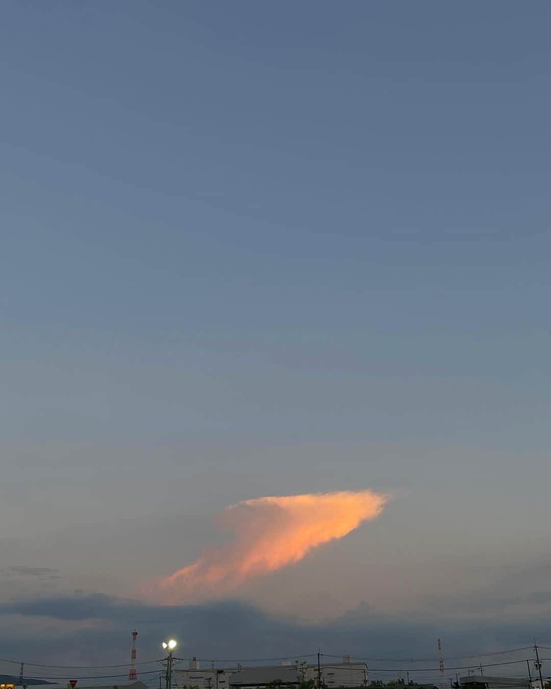 七原月乃のインスタグラム：「夏の夕方だいすき」