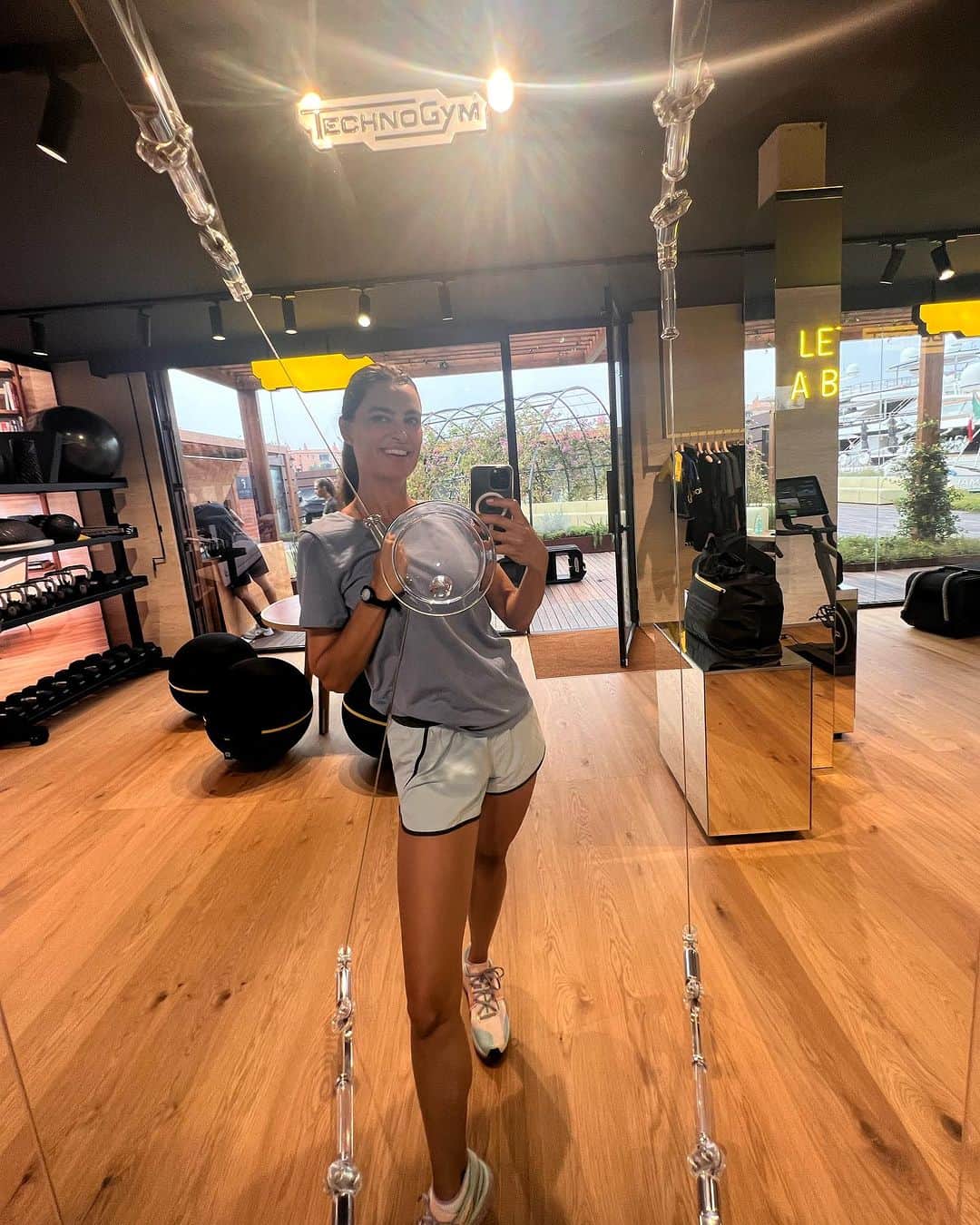 カトリネル・メンギアさんのインスタグラム写真 - (カトリネル・メンギアInstagram)「Train like a pro ? Visit ...