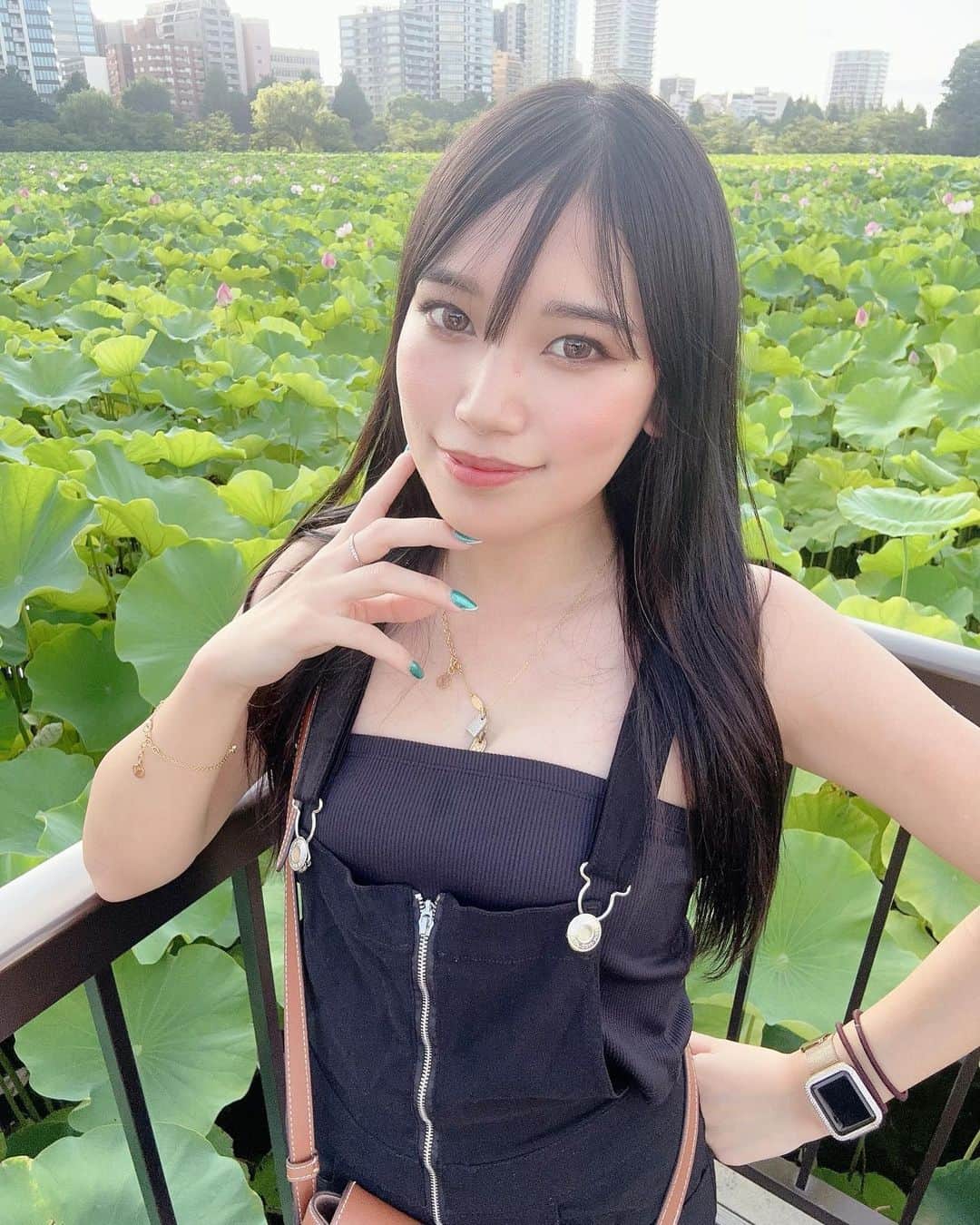 もえしゃんのインスタグラム：「蓮🪷？  一面埋め尽くされててすごかった😭💖  たまたまいっただけなのに素敵な景色見れてらっきー😻🌟  #ゴルフ #ゴルフ女子#ゴルフ男子 #高尔夫球 #ラウンド #スイング #GOLF #ゴルフウェア  #ゴルフ好きと繋がりたい #もえしゃん #スイング動画 #ll #ff #instagolf #golfstagram #蓮」