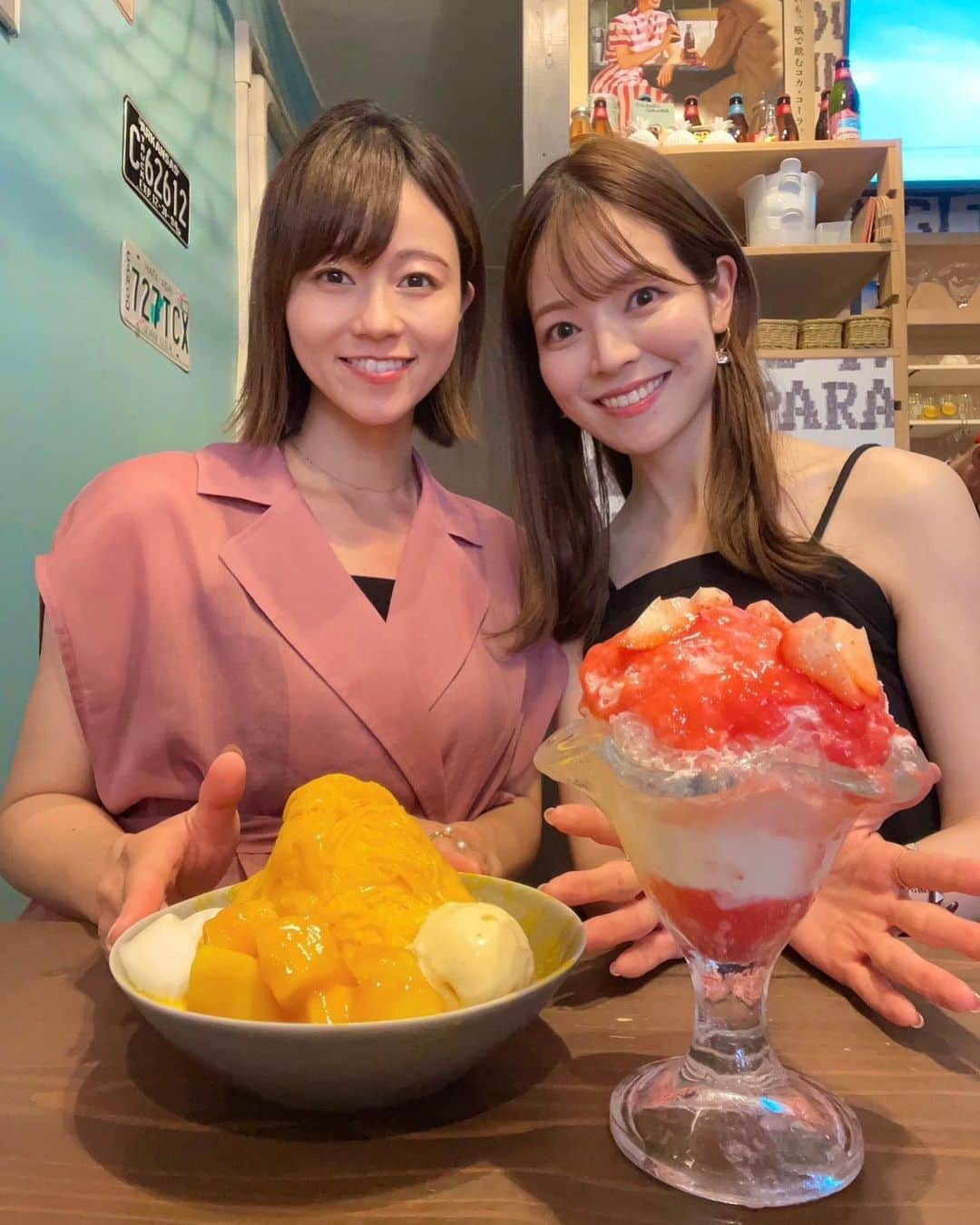 三宅絹紗さんのインスタグラム写真 - (三宅絹紗Instagram)「🍧 涼を求めて まゆこお姉さまとかき氷🧊🤍 一気にひんやり〜爽快🤩ぐーうまっ👍  きょうは 日差しがジリジリ強くて暑かったですね🥵 明日以降も暑い予想なので しっかり水分補給を💦✊🏻  #マンゴーかき氷#いちごかき氷#shaveice🍧 #二宮真佑子 さん#いつも服似る#時間短く感じさせる天才の姉 #盛岡市#いわて#めんこいテレビ#三宅絹紗」7月24日 20時52分 - kinusa_miyake_mit