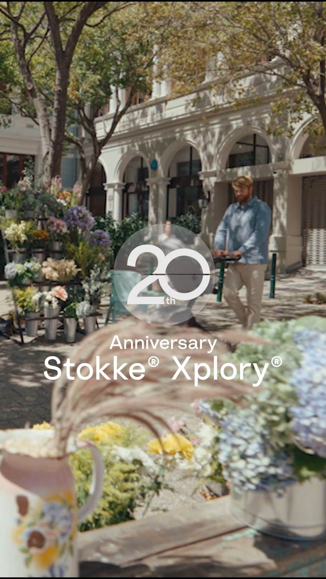 Stokke Japanのインスタグラム：「誕生から20年、ずっと基本的な形とコンセプトを変えずに世界中で愛されてきたストッケ エクスプローリー。親子の笑顔や日々の冒険に寄り添いながら、親子の距離を近づけるために作られたベビーカーです。  #ストッケ #ストッケエクスプローリー #エクスプローリー #エクスプローリーX #stokke #xplory #ベビーカー #ストローラー #赤ちゃんとお出かけ #赤ちゃんとおでかけ #ベビーカー選び #ベビーカーでお散歩 #両対面ベビーカー #AB型ベビーカー #キャリーコット #妊娠7ヶ月 #妊娠8ヶ月 #妊娠9ヶ月 #令和5年ベビー #令和6年ベビー #新米ママ #プレママ #新米パパ #東京プレママ #名古屋プレママ #大阪プレママ #ベビーカー選び #海外ベビーカー #北欧 #北欧デザイン」