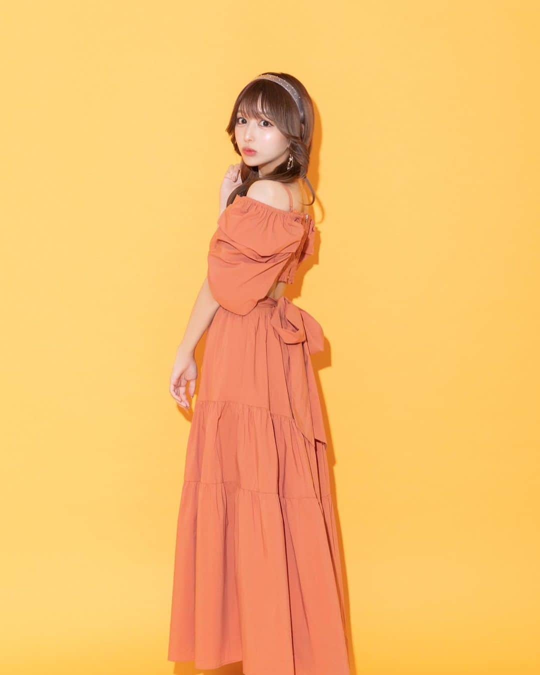 桜井みづき（キャバ嬢）のインスタグラム：「小悪魔ageha vol.6 本日発売です👼🏼 事前予約してくださった方、ほんとに嬉しかったです💗💗ありがとうございました🥰  今回はメイク企画だったり、学力テストだったり、レインボーさんとのスペシャル対談だったり❣️楽しい企画に沢山参加させていただきました☺️  特別付録は「Reinest」とコラボしたレースTバック👶🏻🎀 全国のTSUTAYA や書店で販売されています！ゲットしてね🙈💗」
