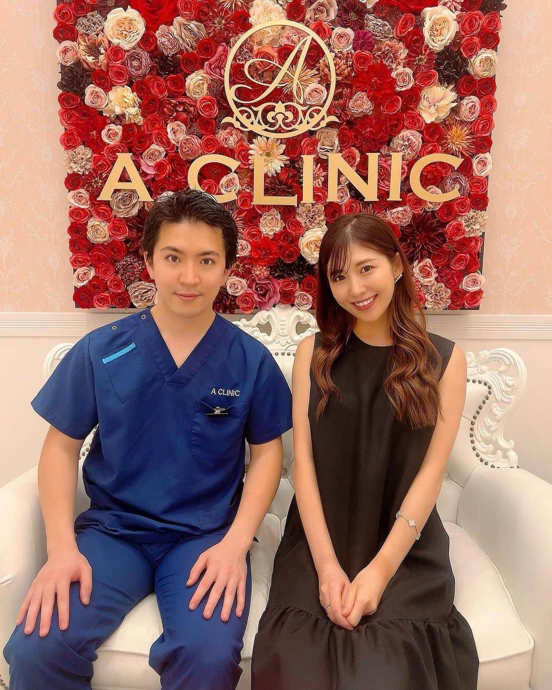 千代田唯さんのインスタグラム写真 - (千代田唯Instagram)「@a_clinic_ikebukuro の柚崎院長 @aclinic_yuzaki にAスレッドを施術して頂きました🌈  毎日メイクするときに、ほうれい線とフェイスラインのぼやっとしている感じが気になっていました！！  半年前にAスレッドを受けて、期待以上の効果だったので再度施術して頂きました✨ フェイスラインがすっきりして、ほうれい線も目立たなくなり今回も期待以上で嬉しい限り☺️ こんなに効果があるのに、術後の腫れがほぼ無いことも嬉しいよね🎀  広くて綺麗なクリニック✨待合室は個室でたくさんのお花に囲まれてリラックス🌸 スタッフの方が丁寧に対応してくださり 先生は優しく、ゆっくり相談をさせて頂き今回も安心して施術を受けることができました✨ 経過が楽しみです💄✨  次回は最近ぷにぷにしてきたので、GLP-1 メディカルダイエットをしてみたいなぁ☺️❣️  #aスレッド #糸リフト #aclinic #aclinic銀座 #aclinic横浜 #aclinic新宿 #aclinic名古屋#aclinic大阪#aclinic仙台  #aclinic池袋#aclinic福岡#aクリニック#エークリニック#小顔 ＃スレッドリフト ＃小顔整形＃たるみ改善#リフトアップ #美容外科 #美容皮膚科 #美容クリニック#柚﨑一輝」7月24日 21時02分 - chiyodayui0920