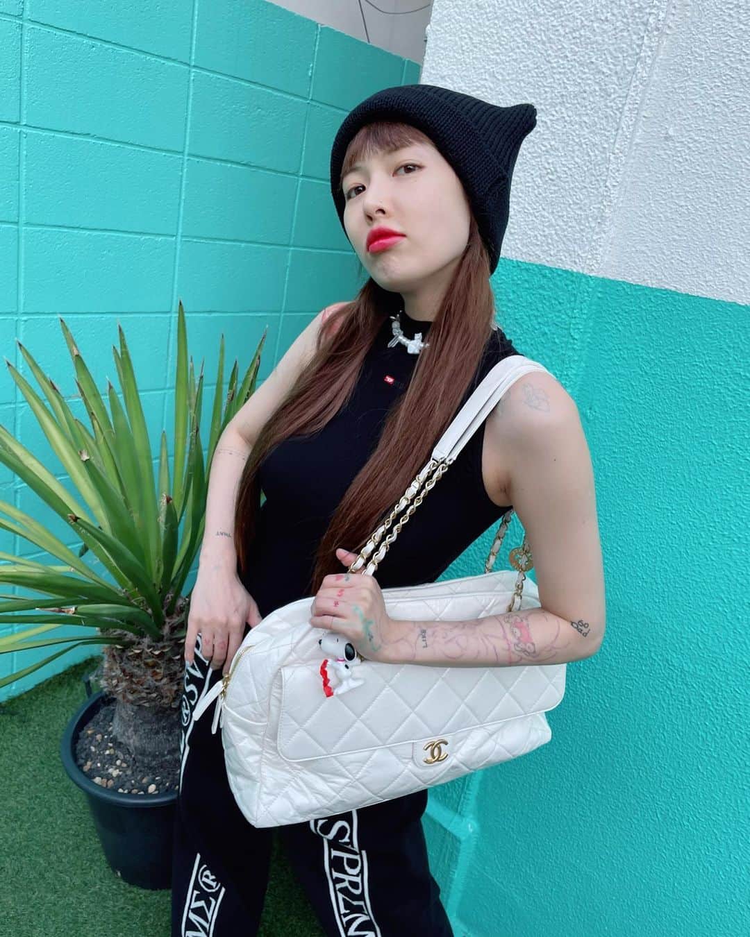 ヒョナ さんのインスタグラム写真 - (ヒョナ Instagram)「🫠🖤🖤🖤✨」7月24日 21時16分 - hyunah_aa