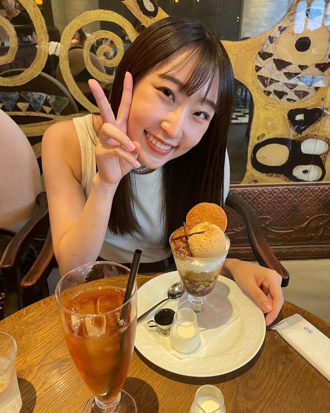 のインスタグラム：「🤍  お友達と焼肉ランチして、 ニンテンドーストアとポケモンセンターに行って おいしいパフェを食べた一日でした☺️    #juicejuice #段原瑠々」
