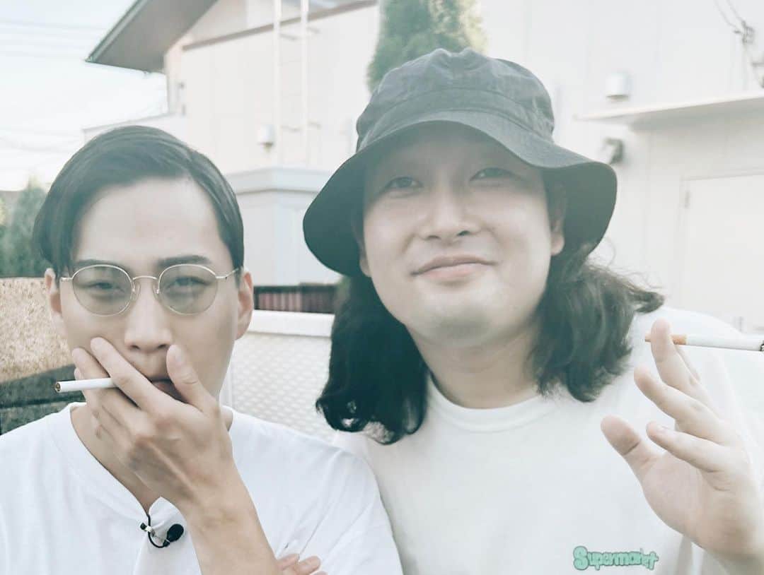 大津広次さんのインスタグラム写真 - (大津広次Instagram)「誕生日。今年は賀屋と。ロケ終わりサプライズでお祝いしてもらいまして、16年で初めてこんな芸能人させてもらいました。んまにありがとうです。#メビ1 #かが屋 #賀屋 #賀屋はスピメン9  #加賀は禁煙成功」7月24日 21時25分 - kitsune_o2