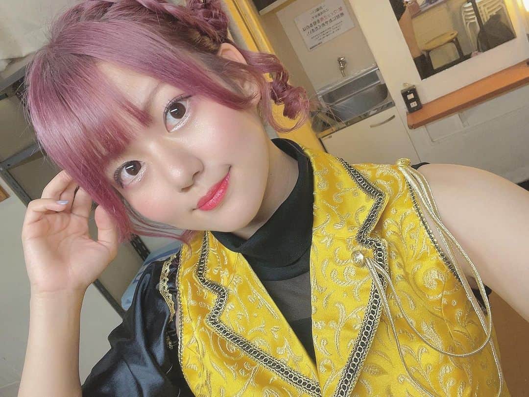 梅咲遥のインスタグラム：「新衣装🌻♥️ そしてクラゲヘア🪼」