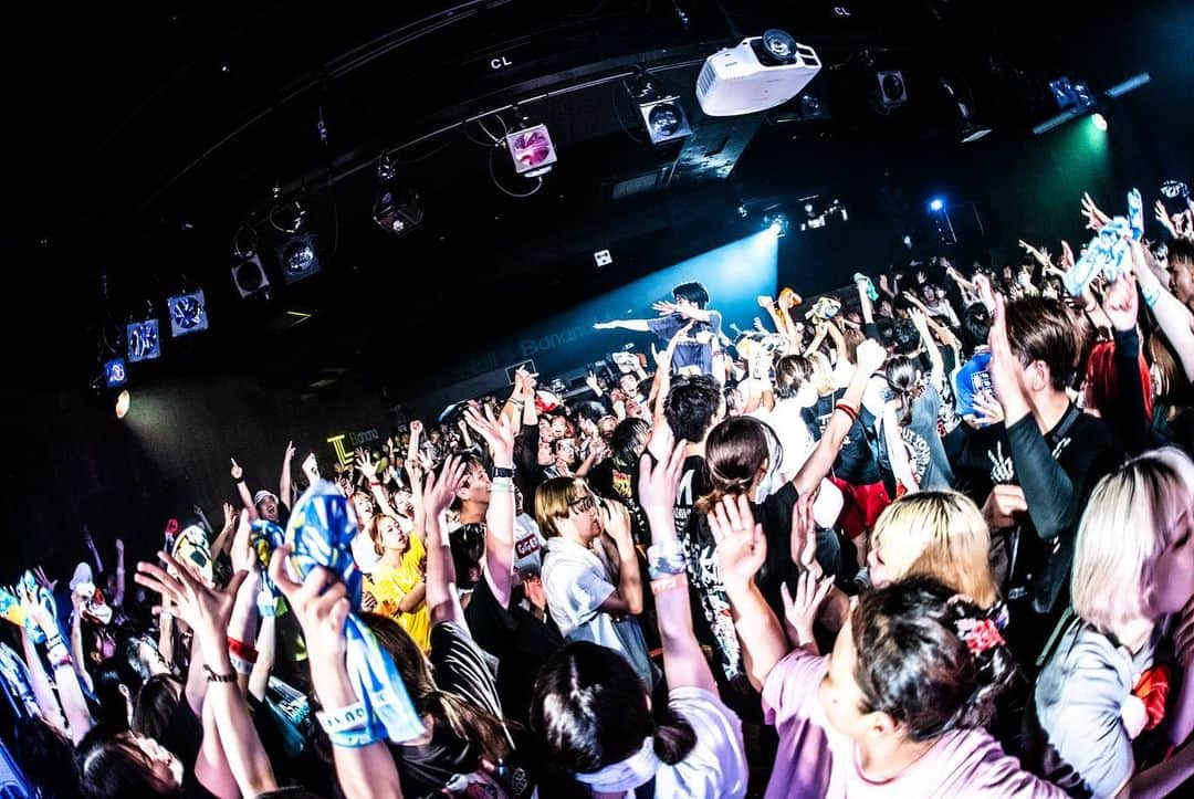 VOI SQUARE CATのインスタグラム：「2023.7.19 大阪 梅田BananaHall DJライブキッズあるある中の人presents.「ライブ行きたい2019 in 2023 〜あの頃のライブをもう一度〜」  #セトリ 1.Re Start 2.有名人になりたくて 3.絶対宣言 4.ネコカブリダンス 5.雷鳴 6.bravery  Guitar Support：@aasaa.72  Bass Support：@watabass_84  Photo by @lyyyyycoris761   #voisquarecat #ぼいすく#バンド #音楽 #ロック #ロックバンド #ライブバンド #ライブ #音楽 #music #rock #ライブキッズ #ライブキッズあるある #大阪 #梅田bananahall #ライブハウス #ライブ写真 #邦ロック #ぼい勢」