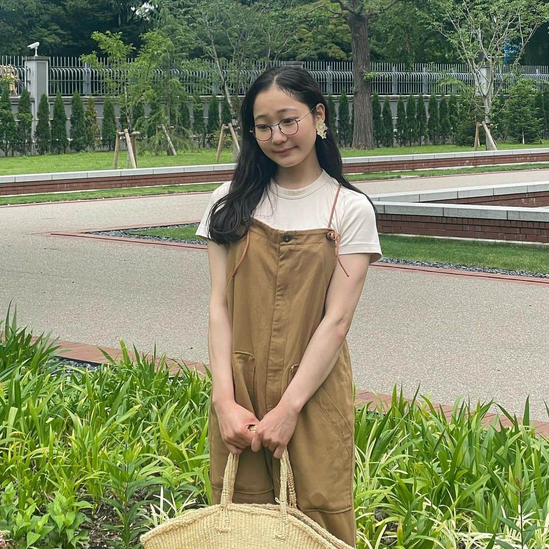 斎藤なりのインスタグラム：「リンネル9月号🌿 スナップ特集で私服公開してます！ 是非ご覧ください〜」